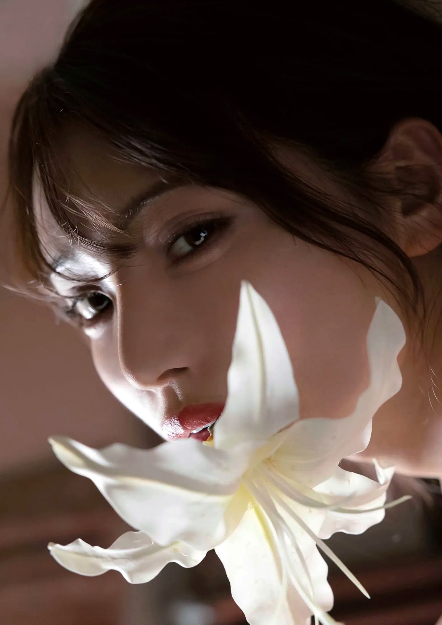 似鳥沙也加 - Ten. [110P] 性感女仆装与魅惑私房写真