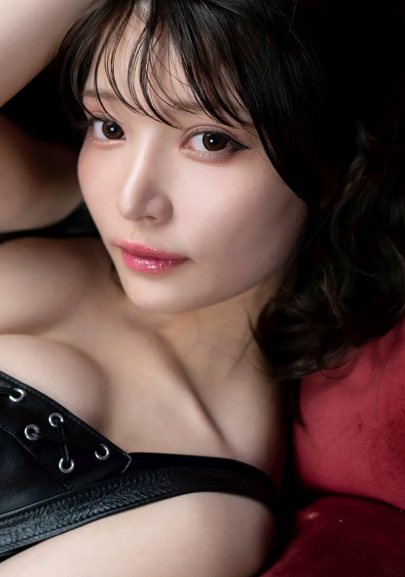 似鳥沙也加 - フェチグラビア creamy. [36P] 日本童颜巨乳女神性感内衣黑丝私房美图
