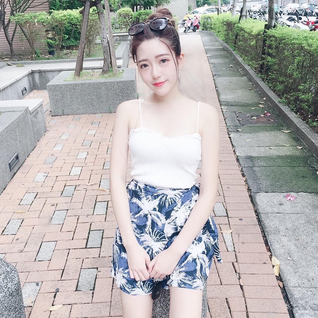 台湾正妹石洁心 超吸睛的事业线