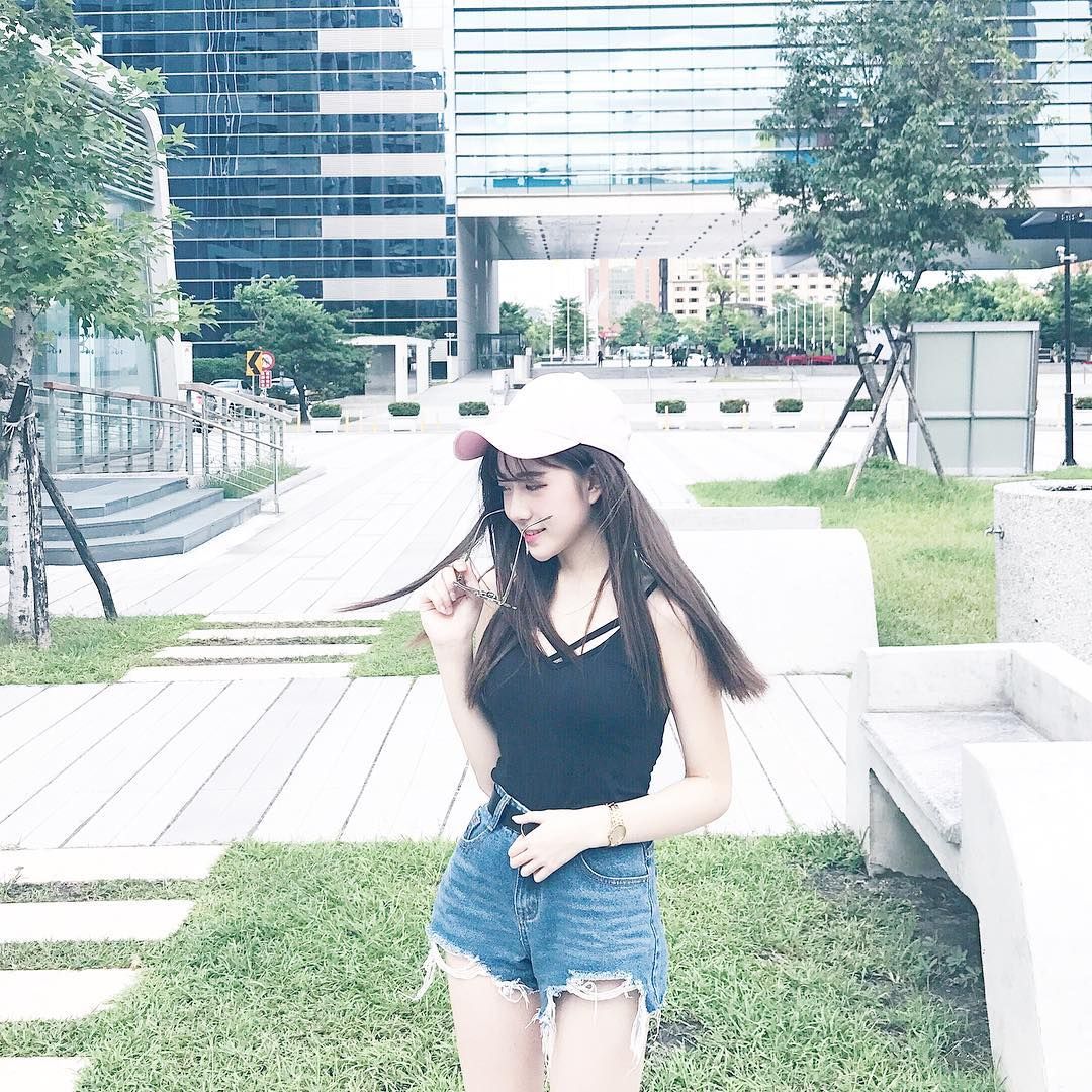 台湾正妹石洁心 超吸睛的事业线
