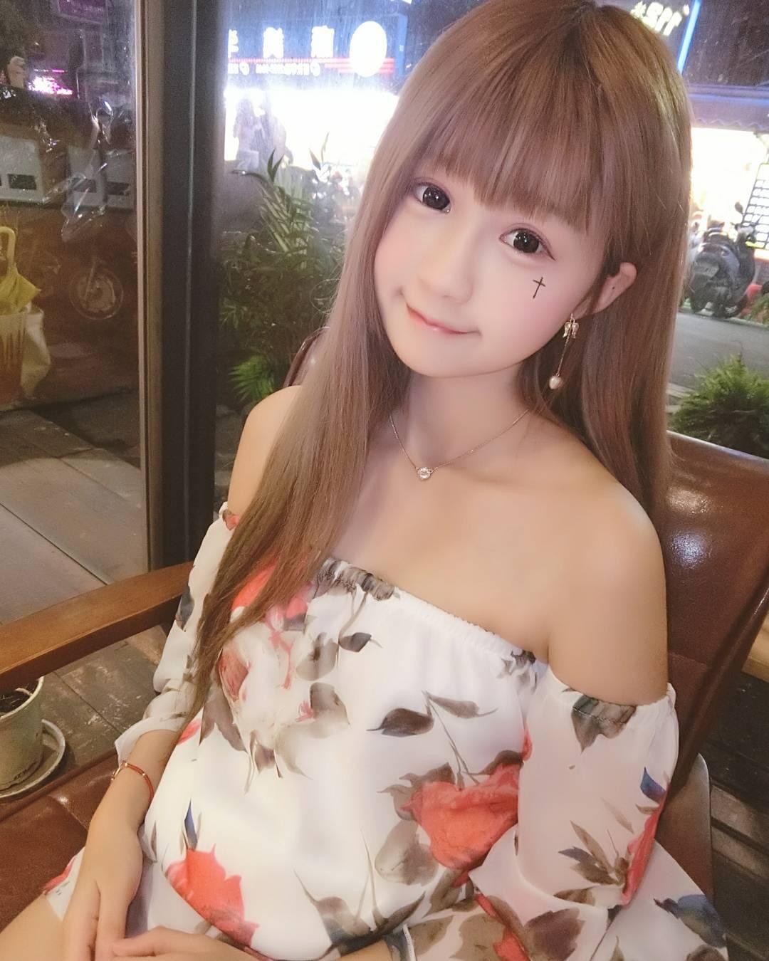 超甜美萌妹周奕瑜 深藏不露的好身材