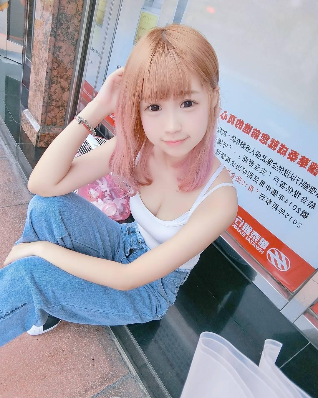 超甜美萌妹周奕瑜 深藏不露的好身材