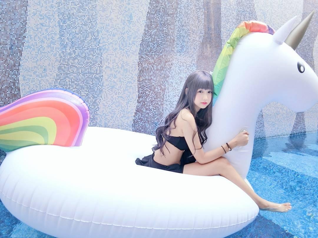 超甜美萌妹周奕瑜 深藏不露的好身材