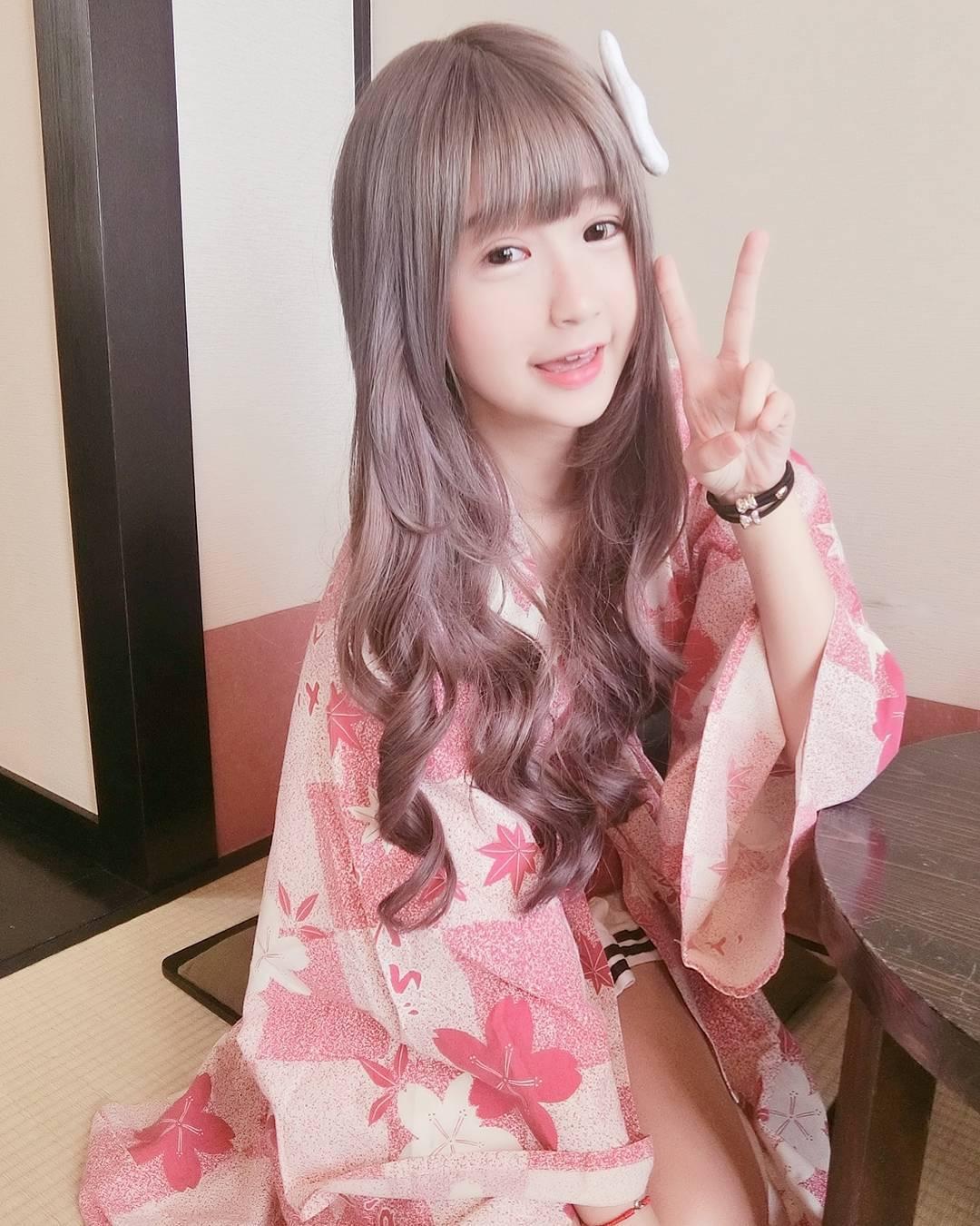 超甜美萌妹周奕瑜 深藏不露的好身材