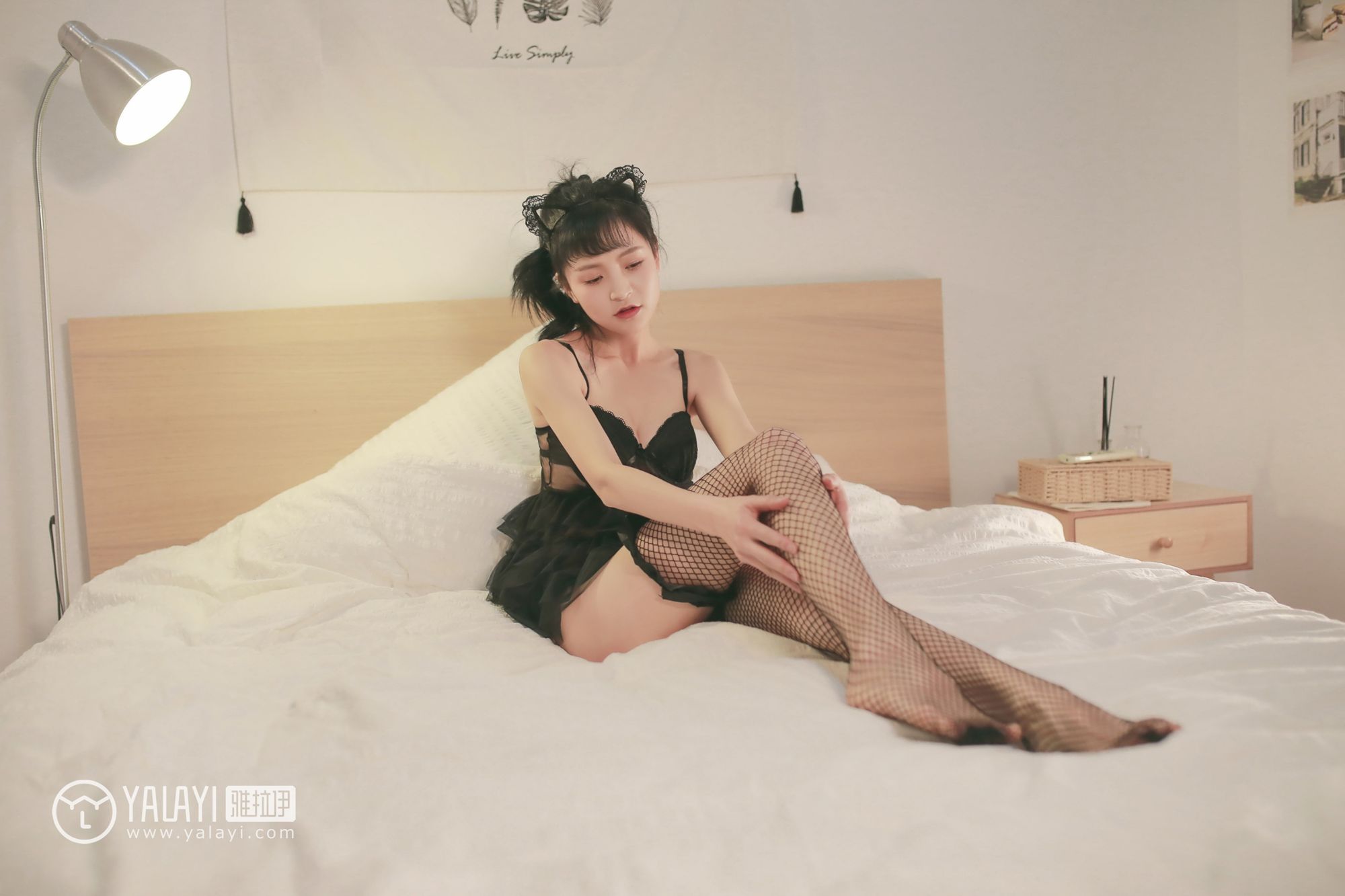 [YALAYI雅拉伊]高清写真图 2019.03.11 No.074 小黑猫 蘑菇DVA