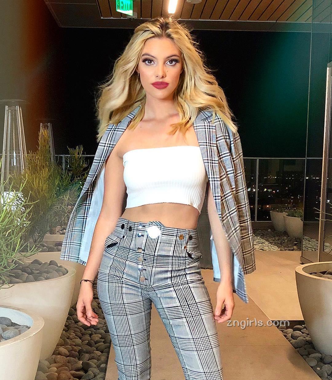 Lele Pons- 欧美版Papi酱火辣私房照