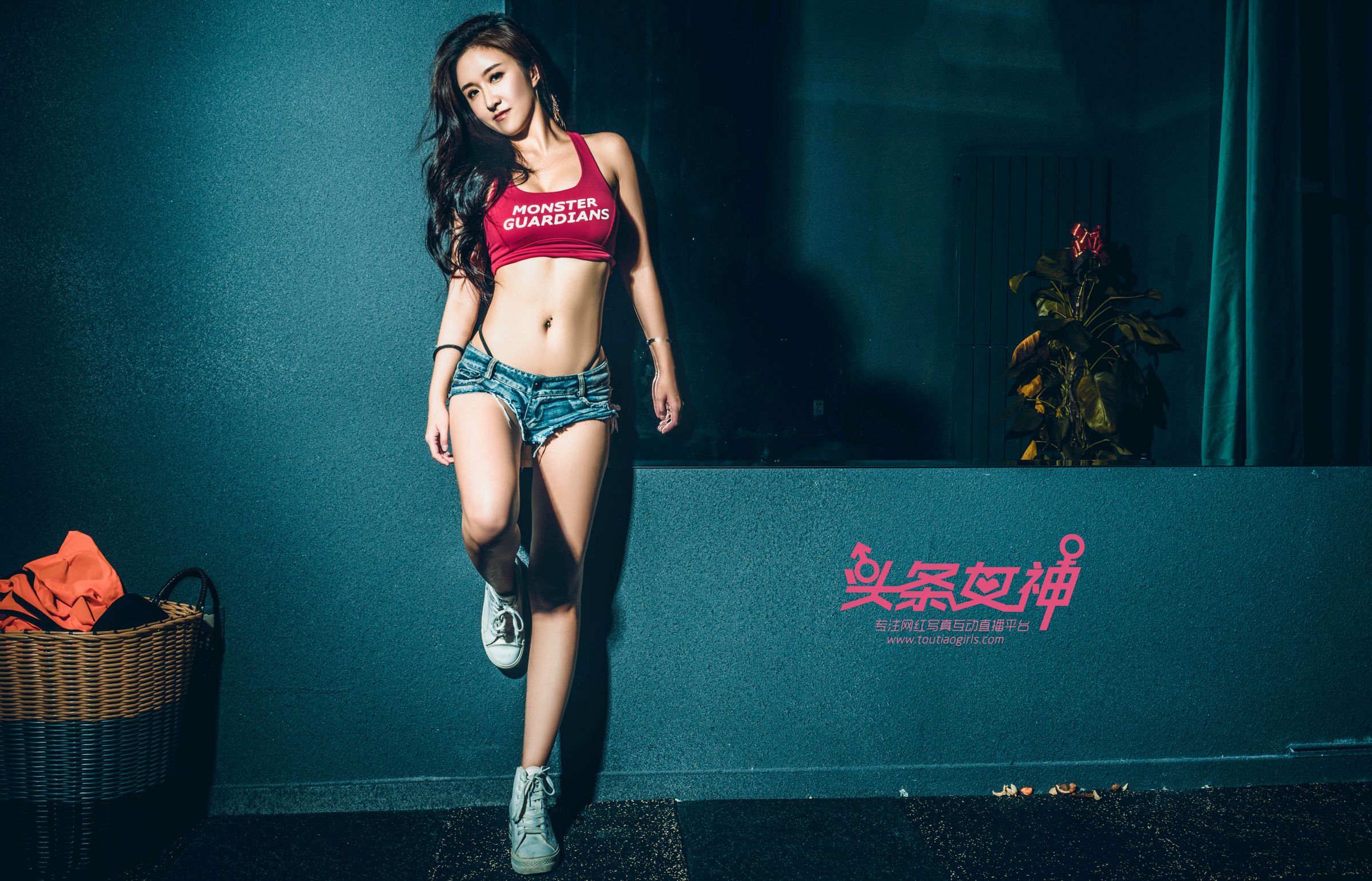 运动女神Jane 健身房挥汗如雨