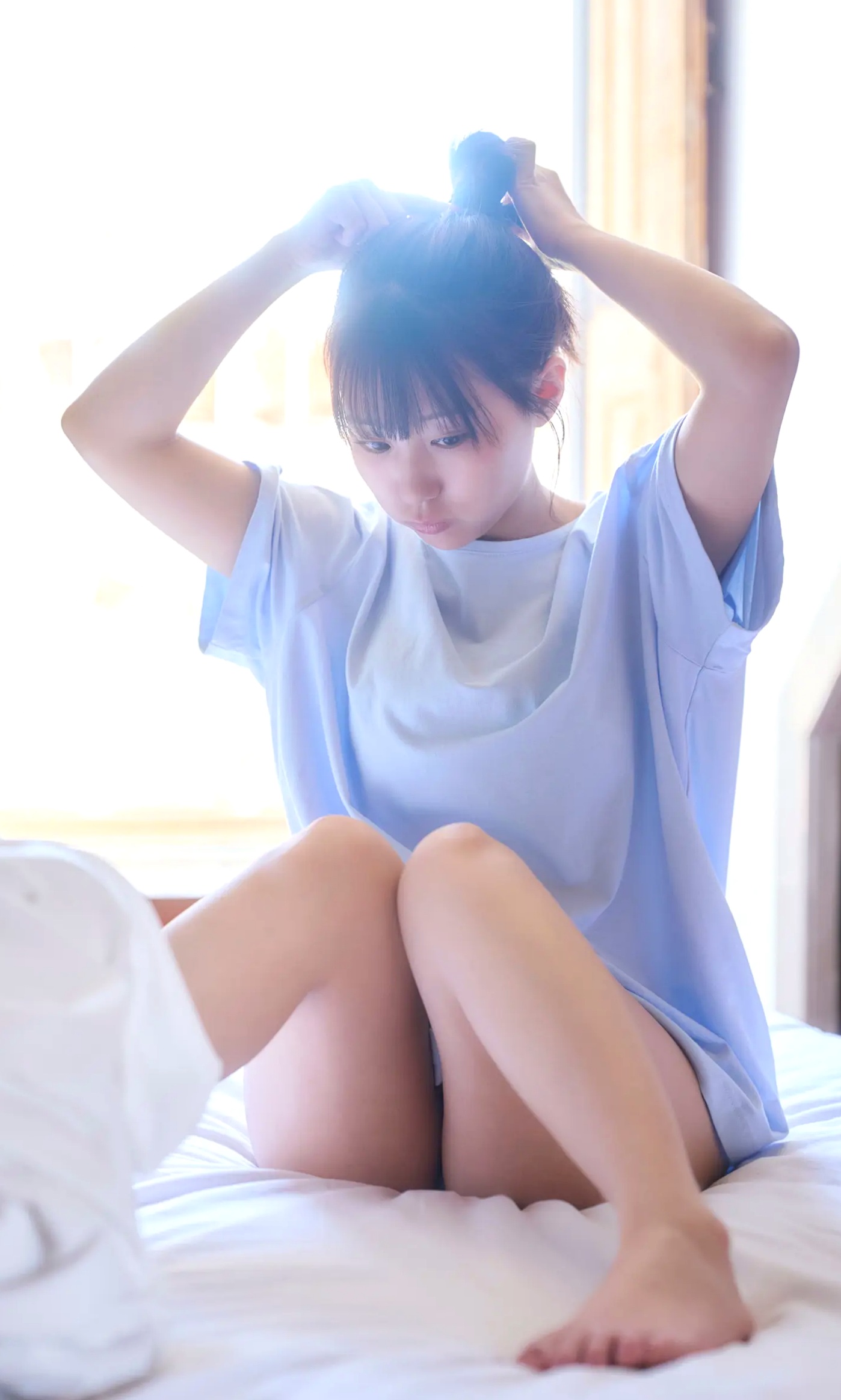 《田中美久 - もっと、ぜんぶ、ほんと》异国街拍优雅长裙与泳池性感写真