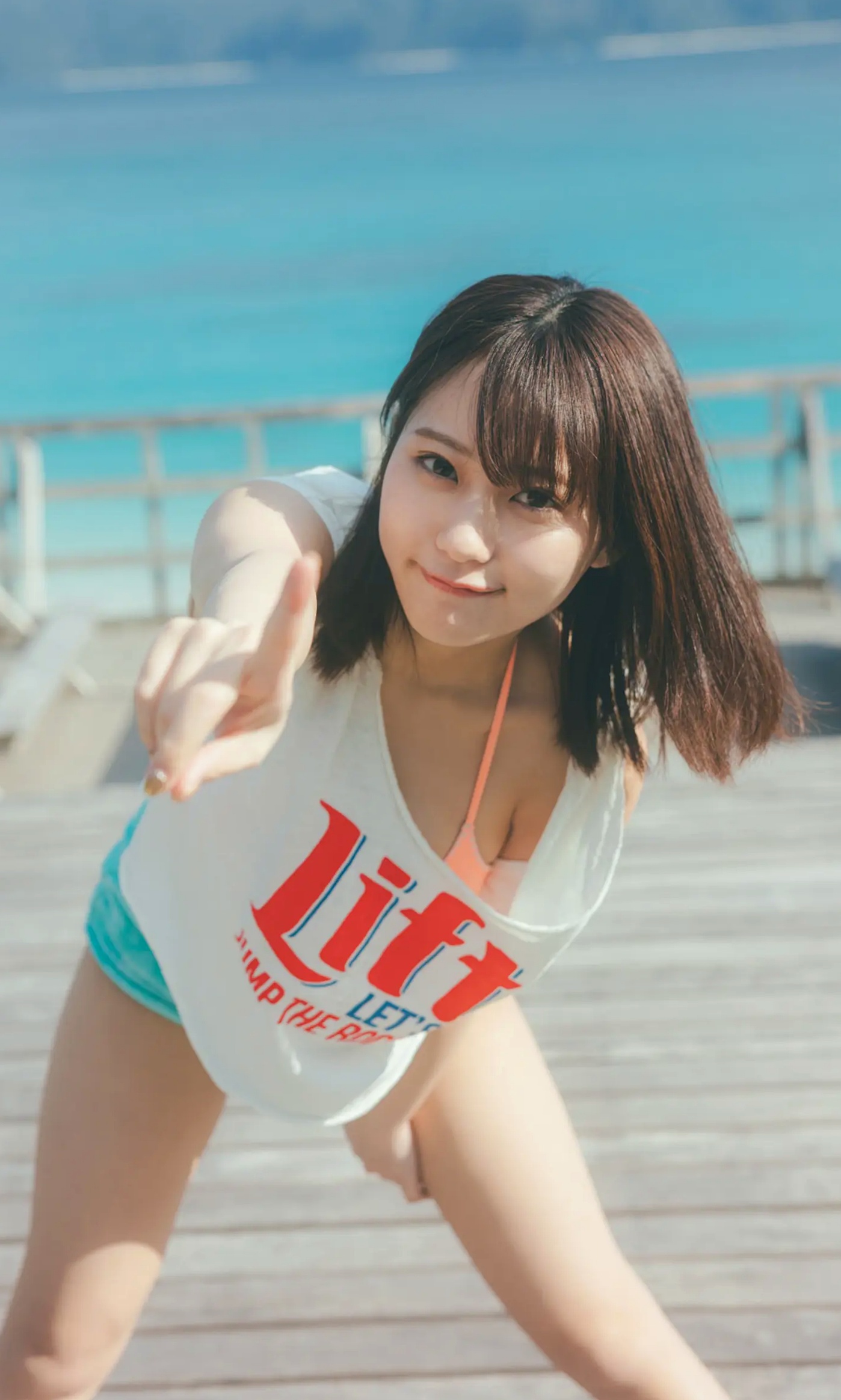 田中美久 - キミの街まで 海边沙滩红色比基尼与性感私房写真