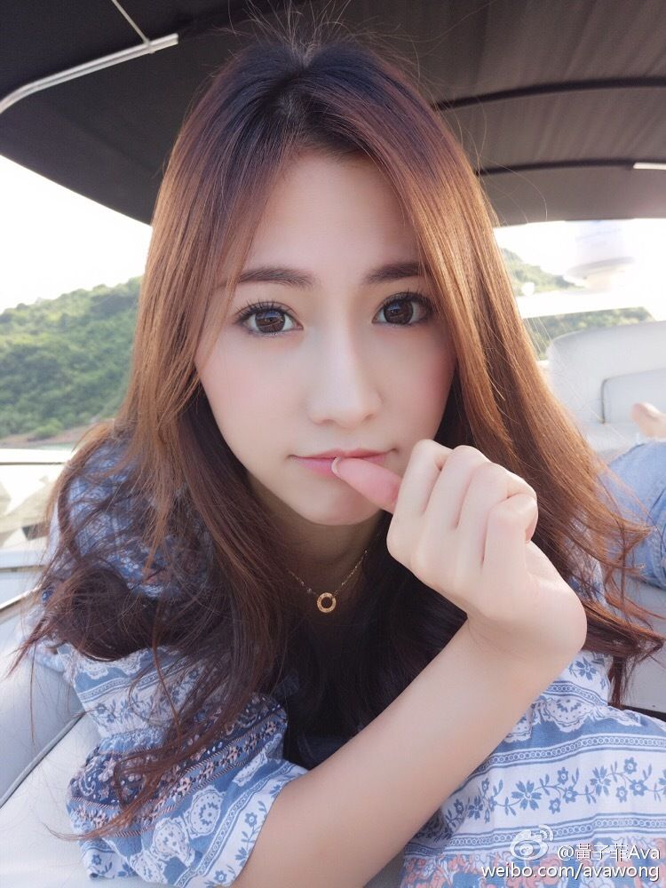 黄子菲火红比基尼装好养眼 「超甜脸蛋」撞脸张柏芝！