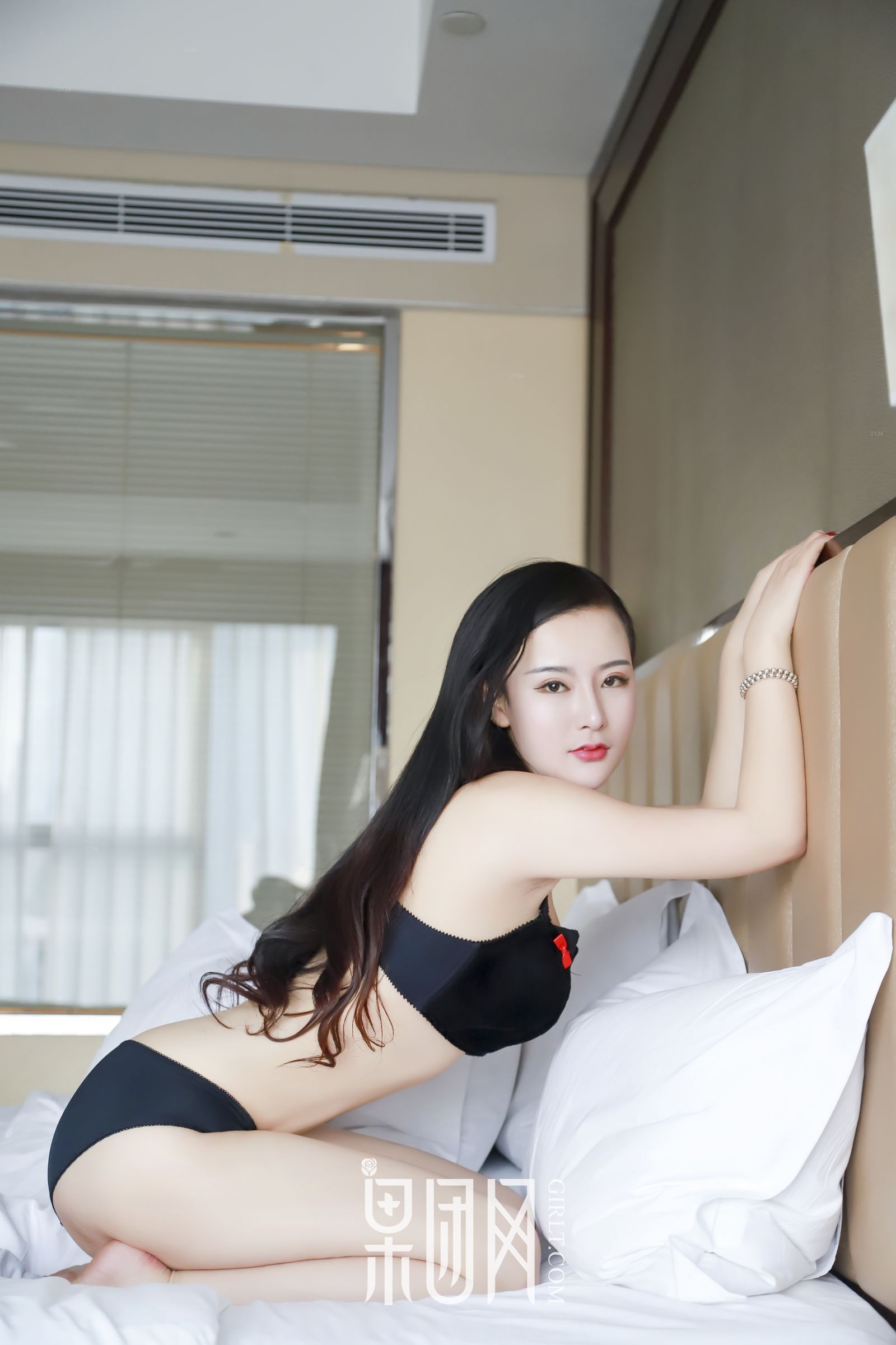 今夜，娇艳红唇帮你心脏复苏！