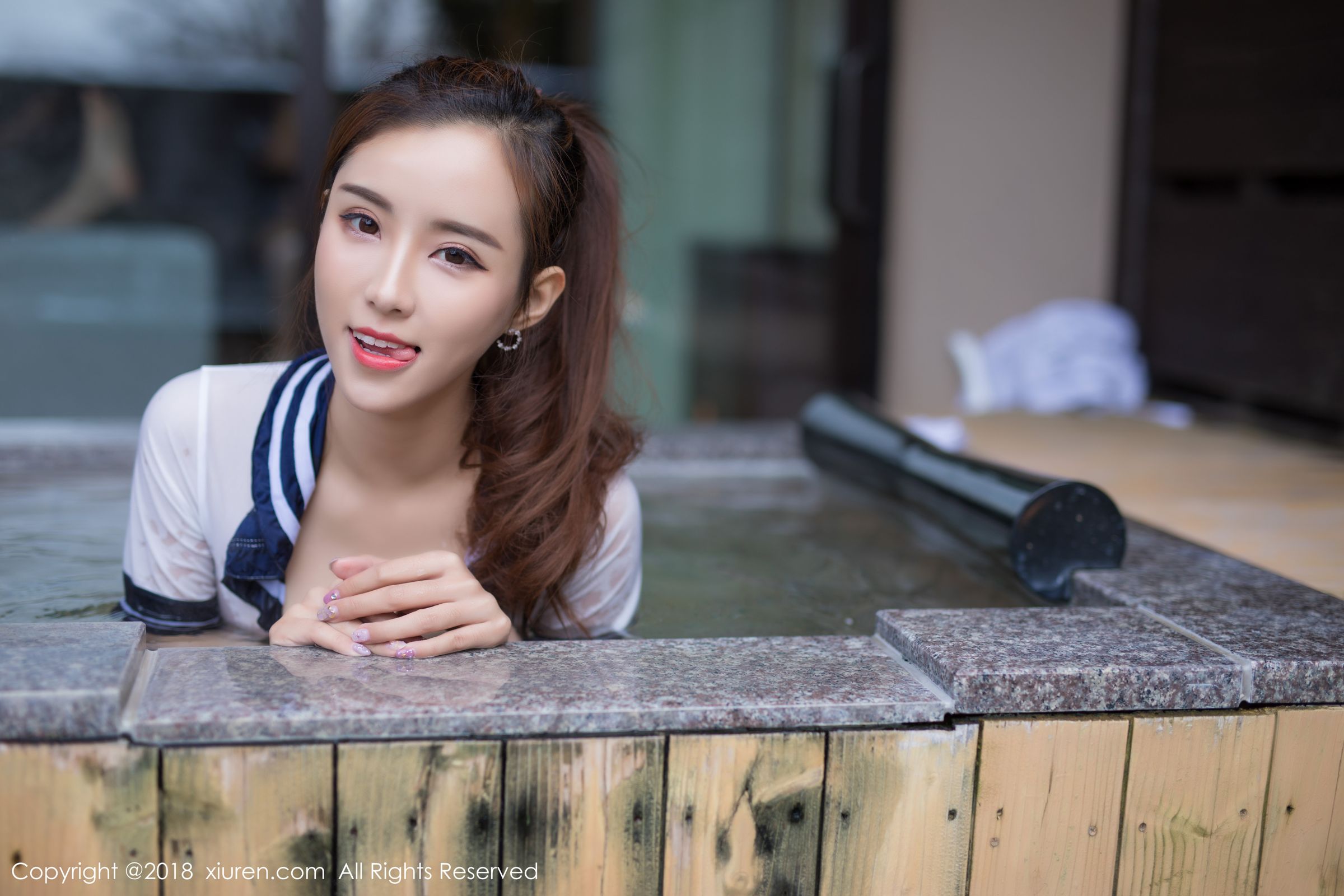 丽质美女猫宝 水手服温泉湿身