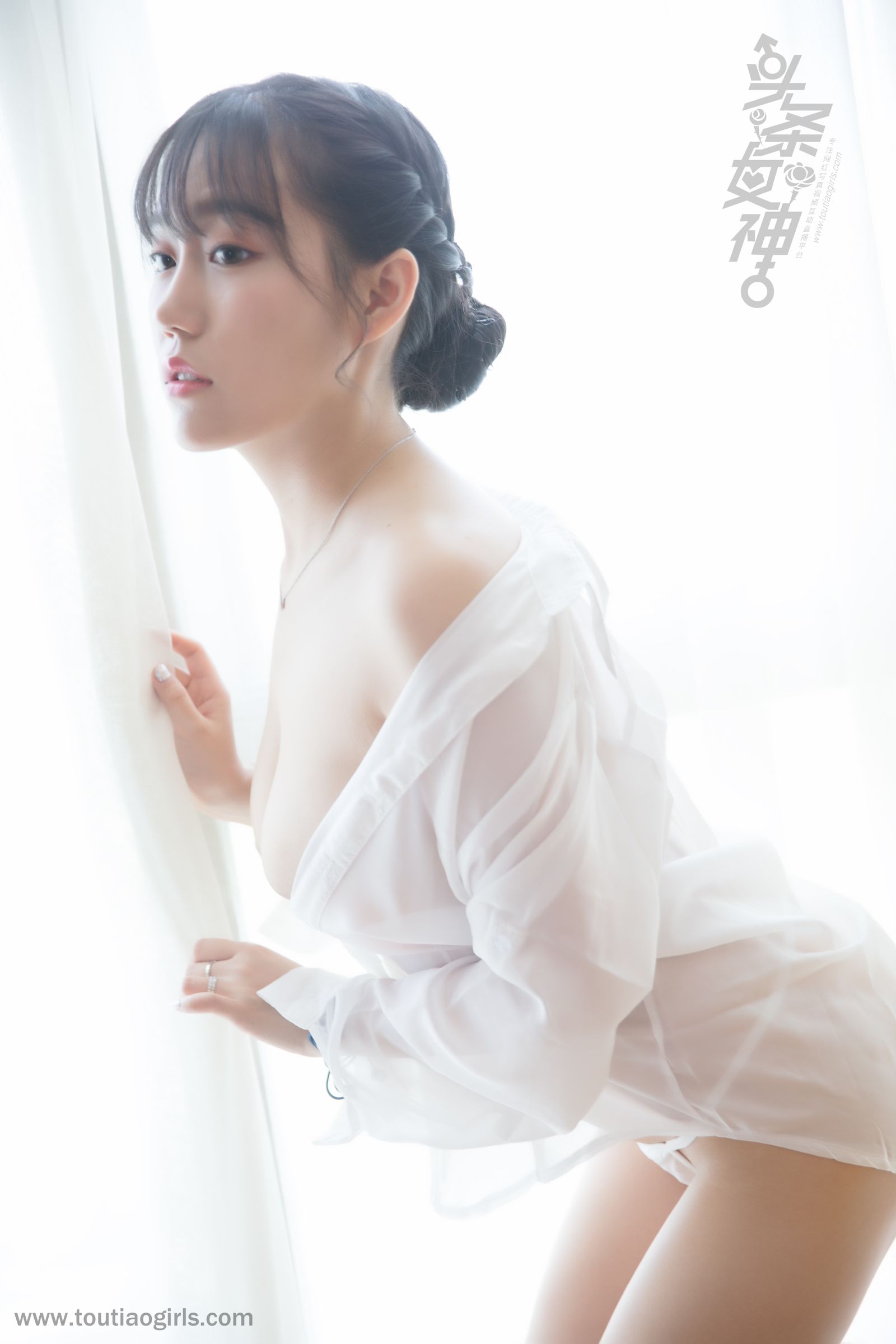 法语老师陈亦菲，明天还上课吗？