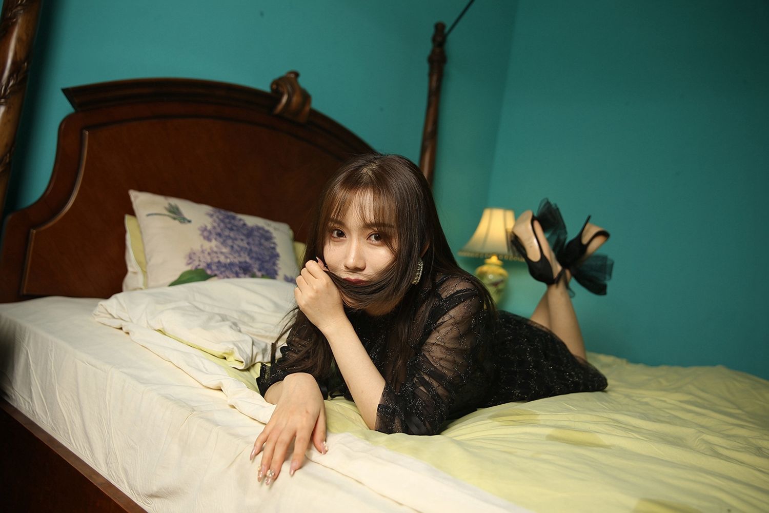 [TouTiao头条女神]高清写真图 2019-11-24 冬日 陈奕菲