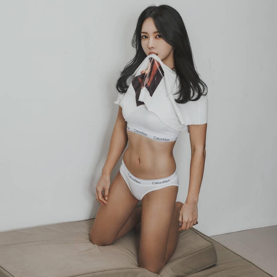 이채하- 南韩正妹比基尼春光乍泄