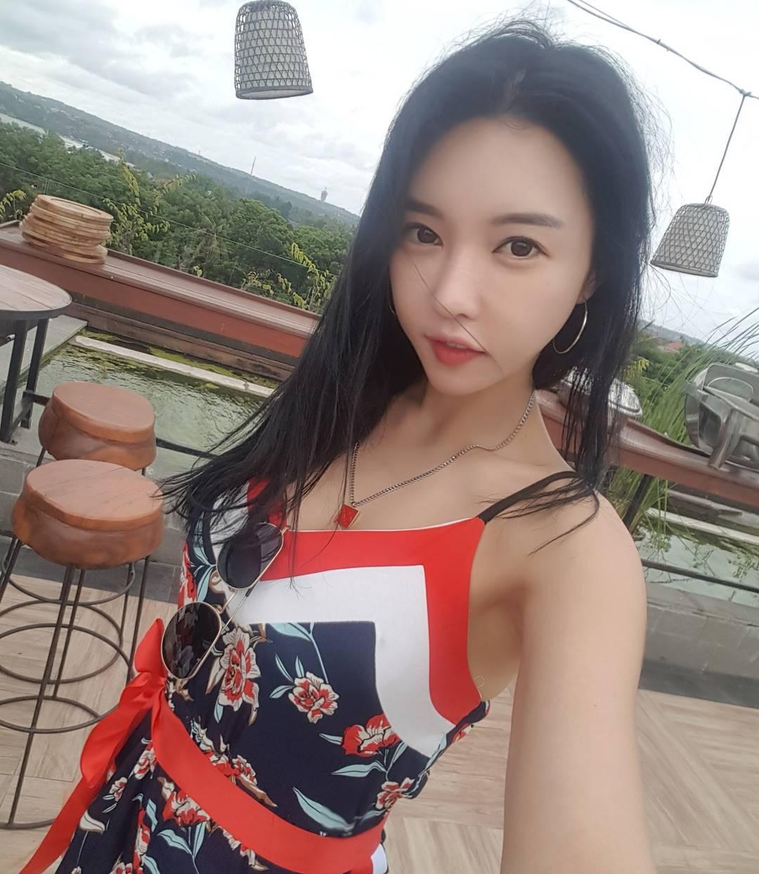 이채하- 南韩正妹比基尼春光乍泄