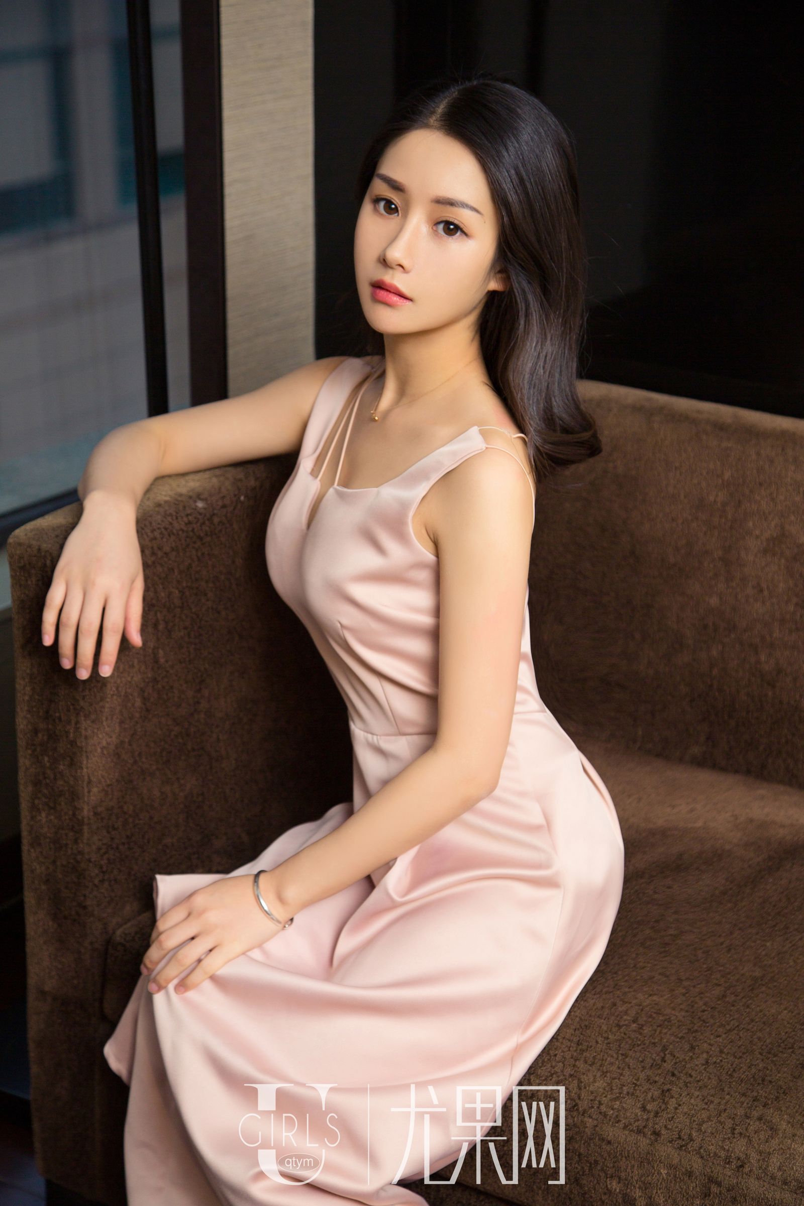 邻家少女赵颖儿 粉色连衣裙黑色蕾丝