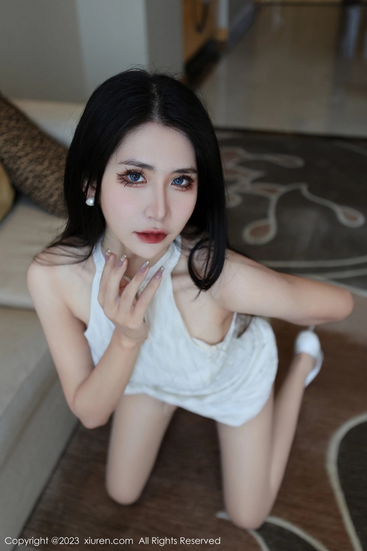 [XiuRen]高清写真图 2023.03.20 No.6438 依娜Yina 美腿丝袜
