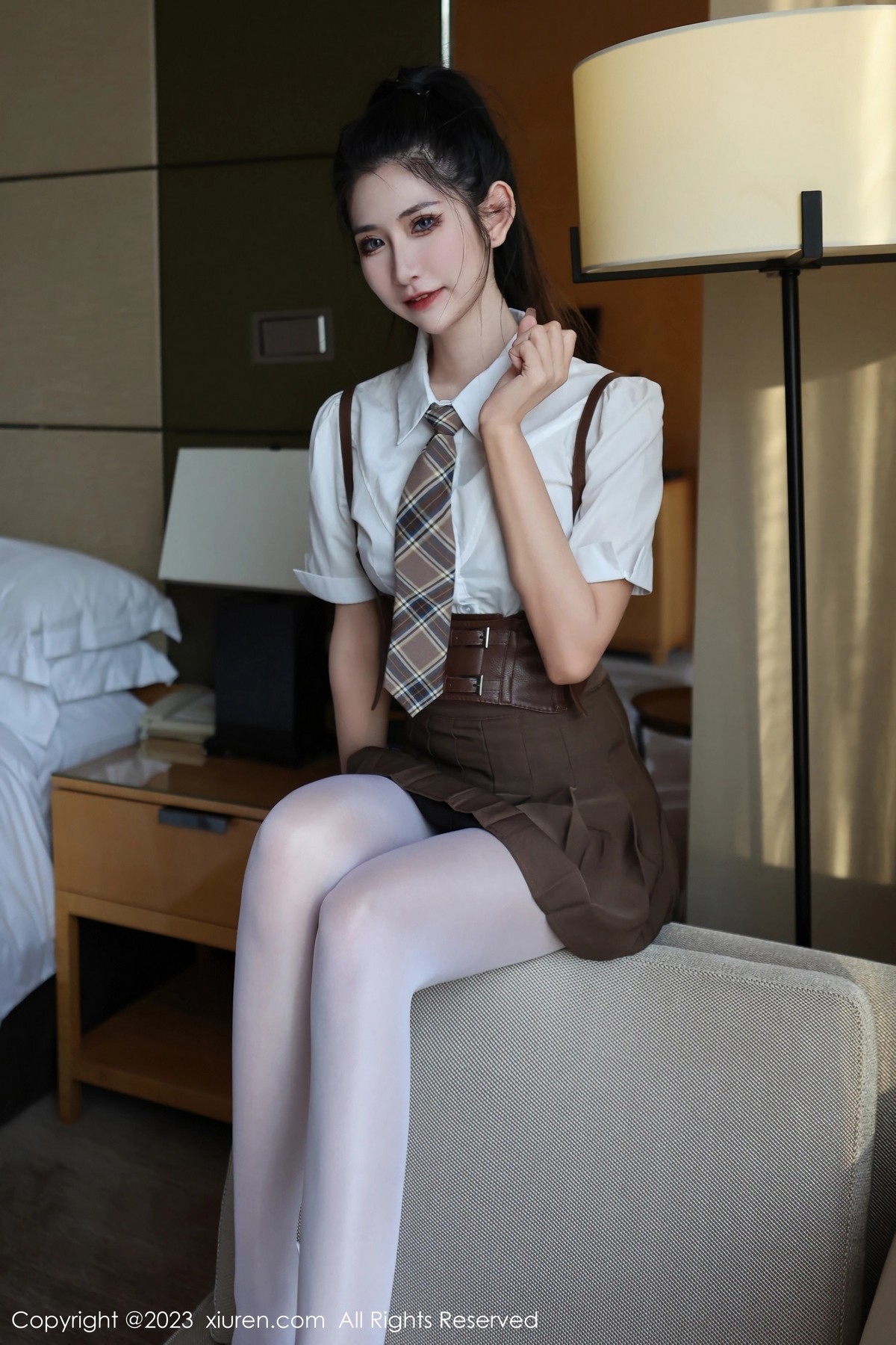 [XiuRen]高清写真图 2023.03.27 No.6478 依娜Yina 丝袜美腿