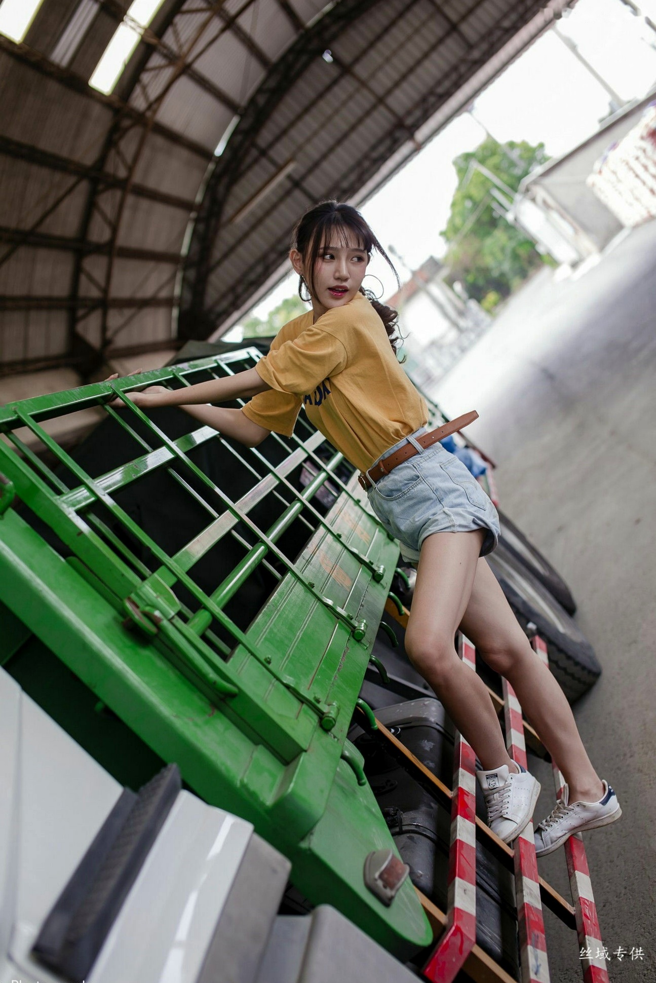 Gallery - 台湾正妹比比儿《小清新外拍》户外街拍写真集，展现邻家女孩纯美气质与动人魅力台湾清新户外街拍治愈系 比比儿女神私房照_秀色女神 - image 56