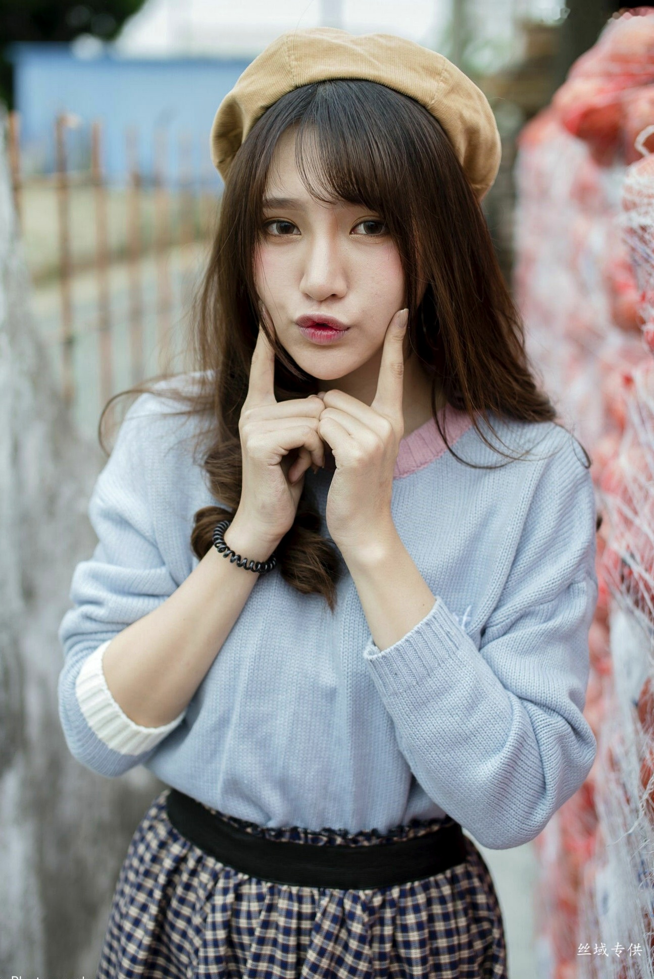 Gallery - 台湾正妹比比儿《小清新外拍》户外街拍写真集，展现邻家女孩纯美气质与动人魅力台湾清新户外街拍治愈系 比比儿女神私房照_秀色女神 - image 86
