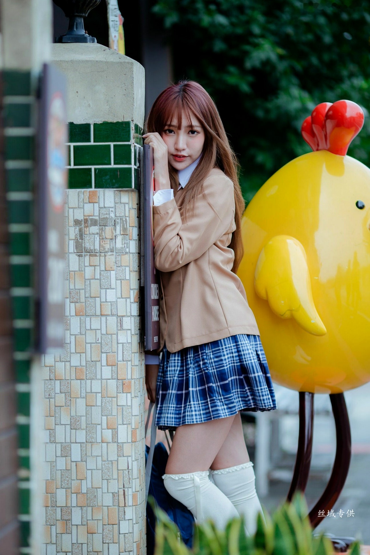 Gallery - 台湾美少女比比儿《清新学妹》青春校服街拍写真集，演绎日系校园风，尽显女神清纯气质[47P]台湾清新校服街拍美腿 比比儿女神私房照_秀色女神 - image 4