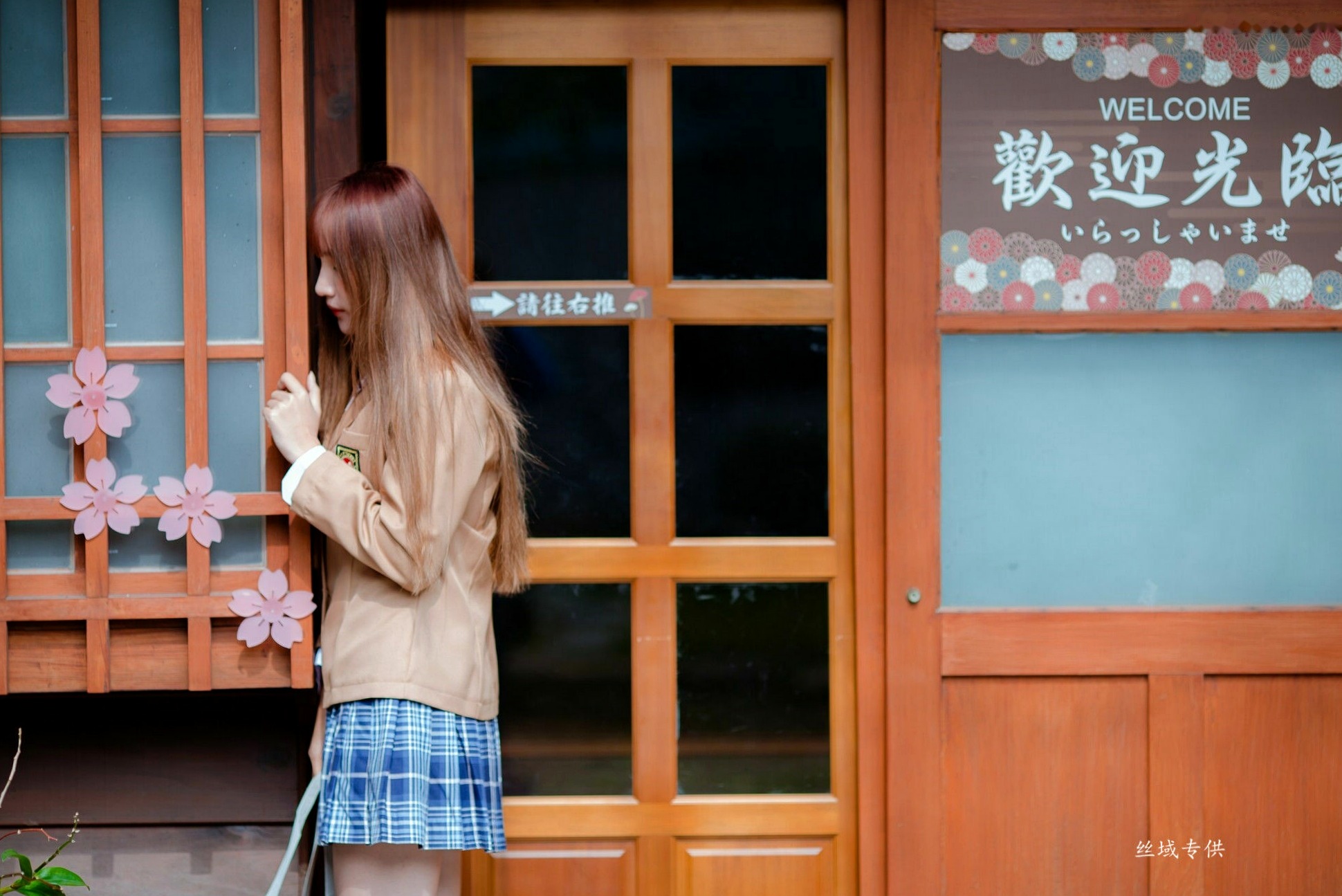 Gallery - 台湾美少女比比儿《清新学妹》青春校服街拍写真集，演绎日系校园风，尽显女神清纯气质[47P]台湾清新校服街拍美腿 比比儿女神私房照_秀色女神 - image 17