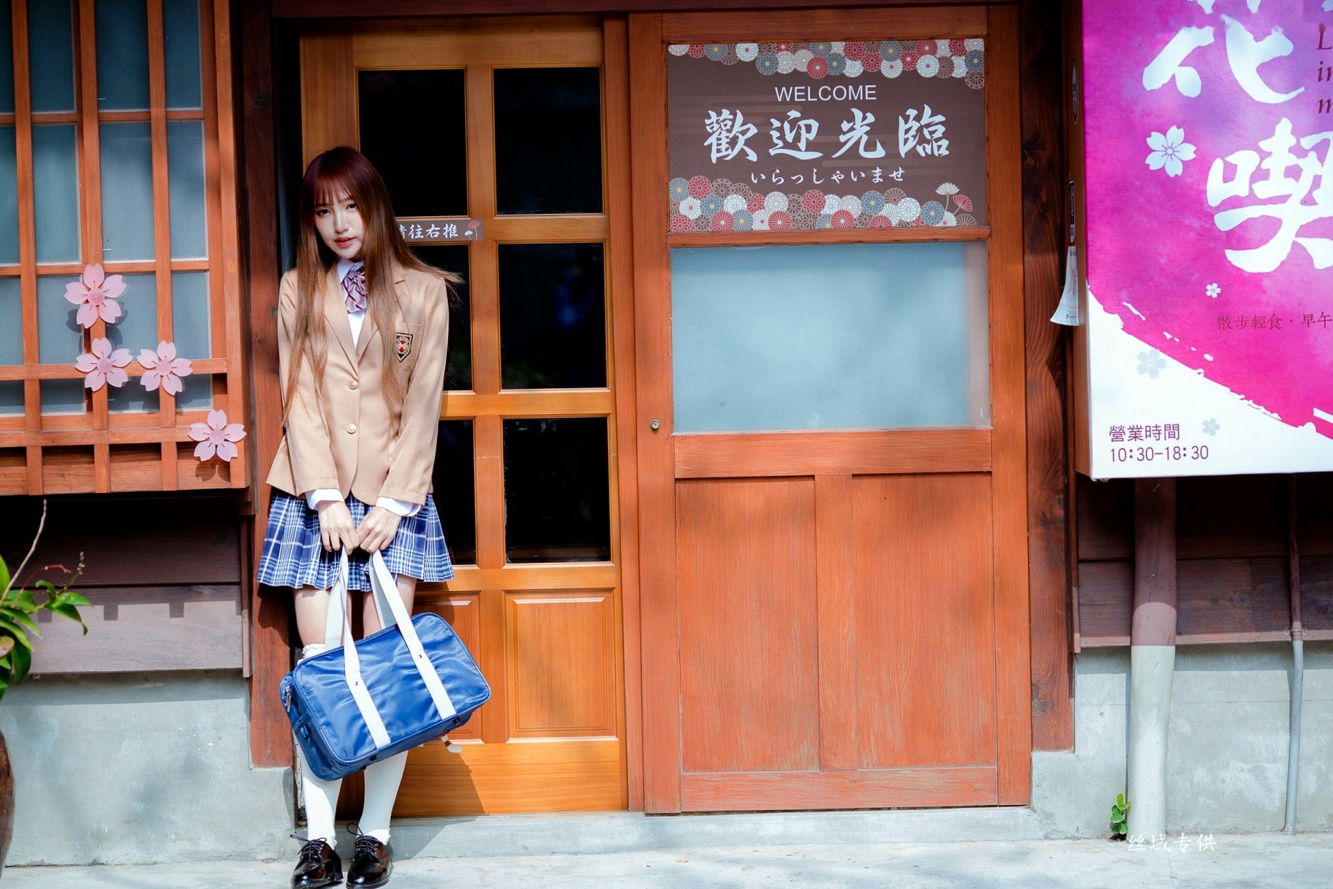 Gallery - 台湾美少女比比儿《清新学妹》青春校服街拍写真集，演绎日系校园风，尽显女神清纯气质[47P]台湾清新校服街拍美腿 比比儿女神私房照_秀色女神 - image 19