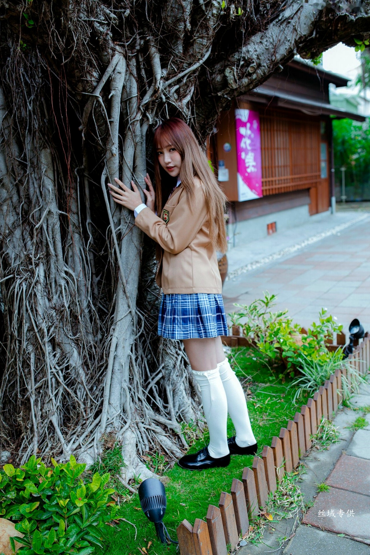 Gallery - 台湾美少女比比儿《清新学妹》青春校服街拍写真集，演绎日系校园风，尽显女神清纯气质[47P]台湾清新校服街拍美腿 比比儿女神私房照_秀色女神 - image 34