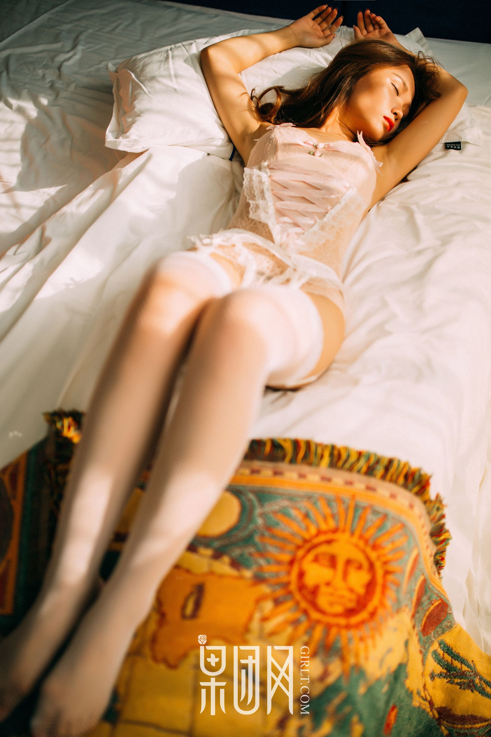 今夜，童颜少女的甜语花言只说给你听！