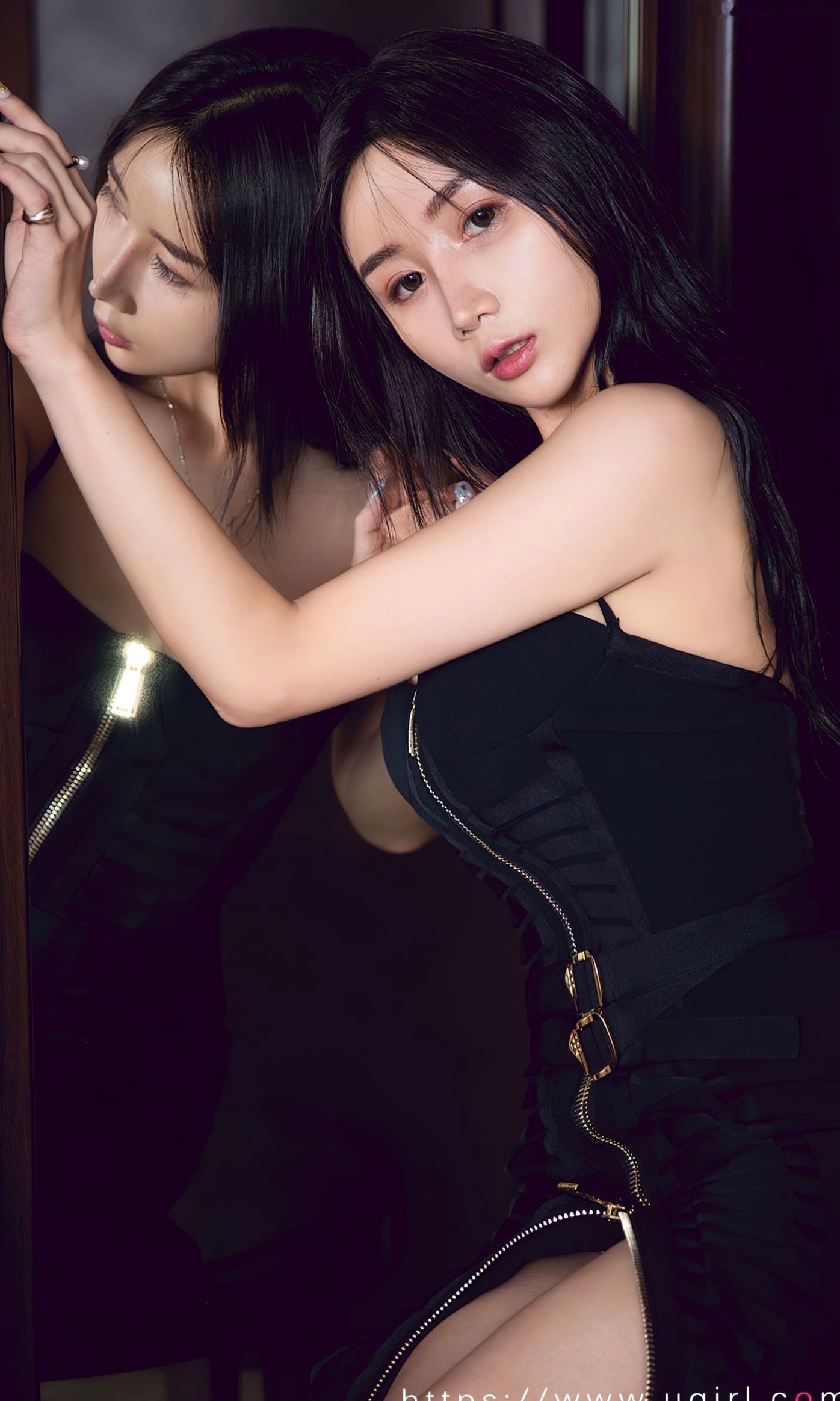 Gallery - UGirlsApp尤果圈 - Chiness Model 爱尤物 - Love Beauty -2784-李莉莉-《成熟时间线》-紧身黑裙勾勒曼妙曲线，性感御姐气质写真-2024.02.16爱尤物 - Love Beauty 性感诱惑极品女神御女郎 - Royal Lady  李莉莉女神私房照_秀色女神 - image 8