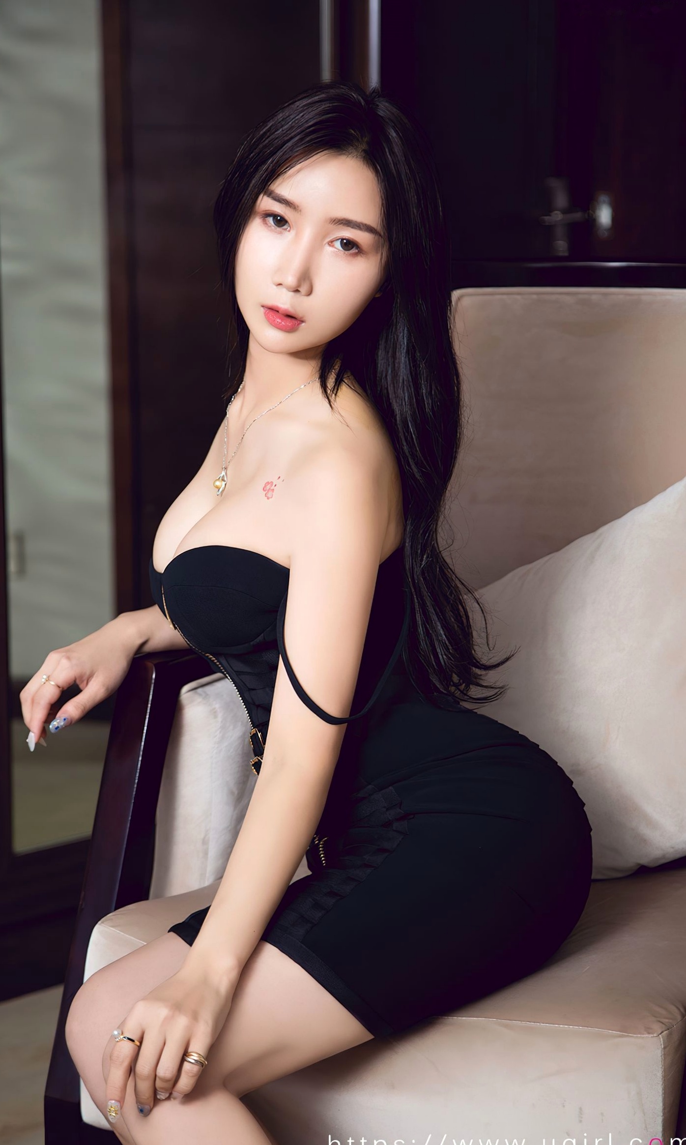 Gallery - UGirlsApp尤果圈 - Chiness Model 爱尤物 - Love Beauty -2784-李莉莉-《成熟时间线》-紧身黑裙勾勒曼妙曲线，性感御姐气质写真-2024.02.16爱尤物 - Love Beauty 性感诱惑极品女神御女郎 - Royal Lady  李莉莉女神私房照_秀色女神 - image 33