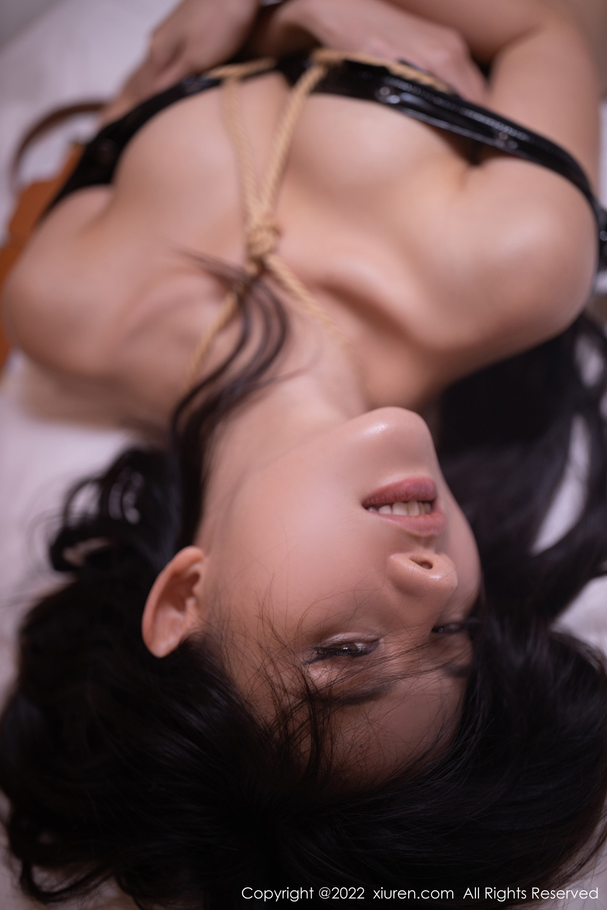 [XiuRen]高清写真图 2022.12.09 No.5981 就是阿朱啊 捆绑美腿