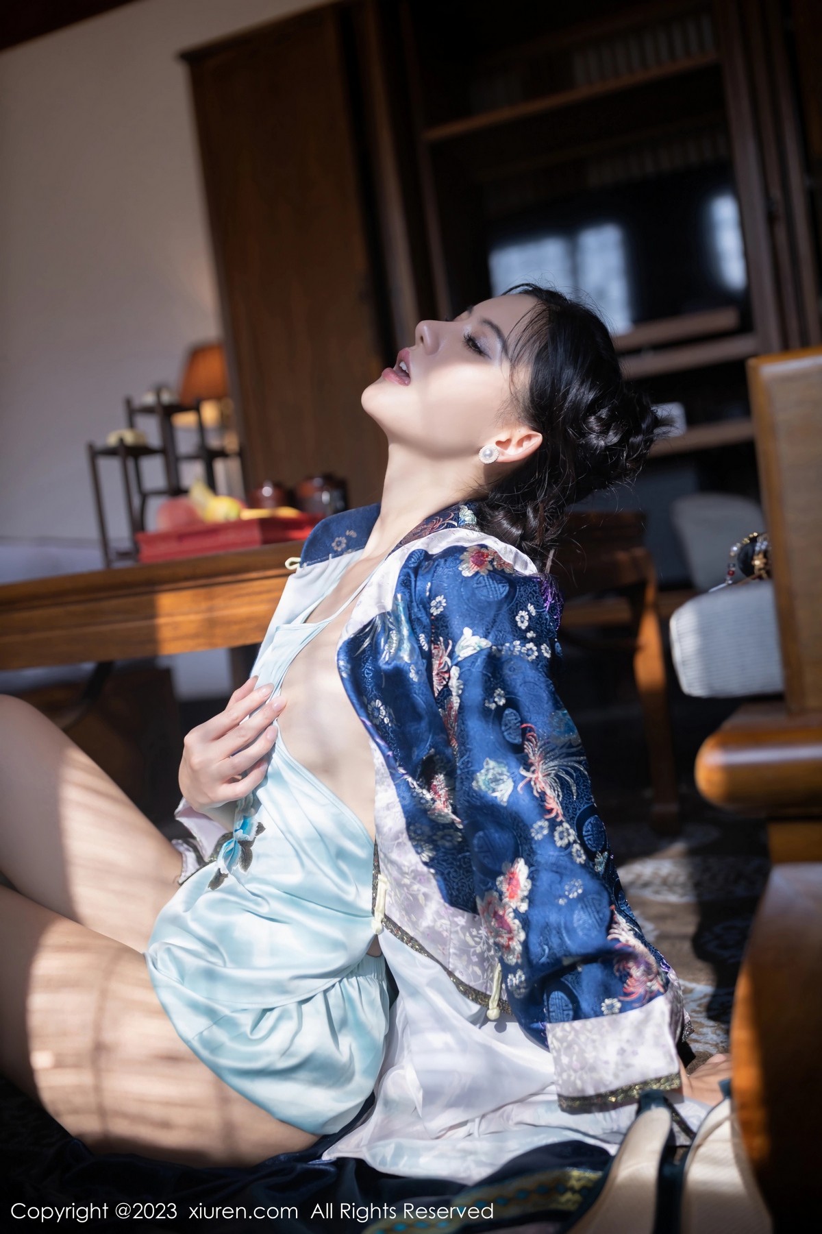 [XiuRen]高清写真图 2023.03.10 No.6398 就是阿朱啊 宫廷服饰