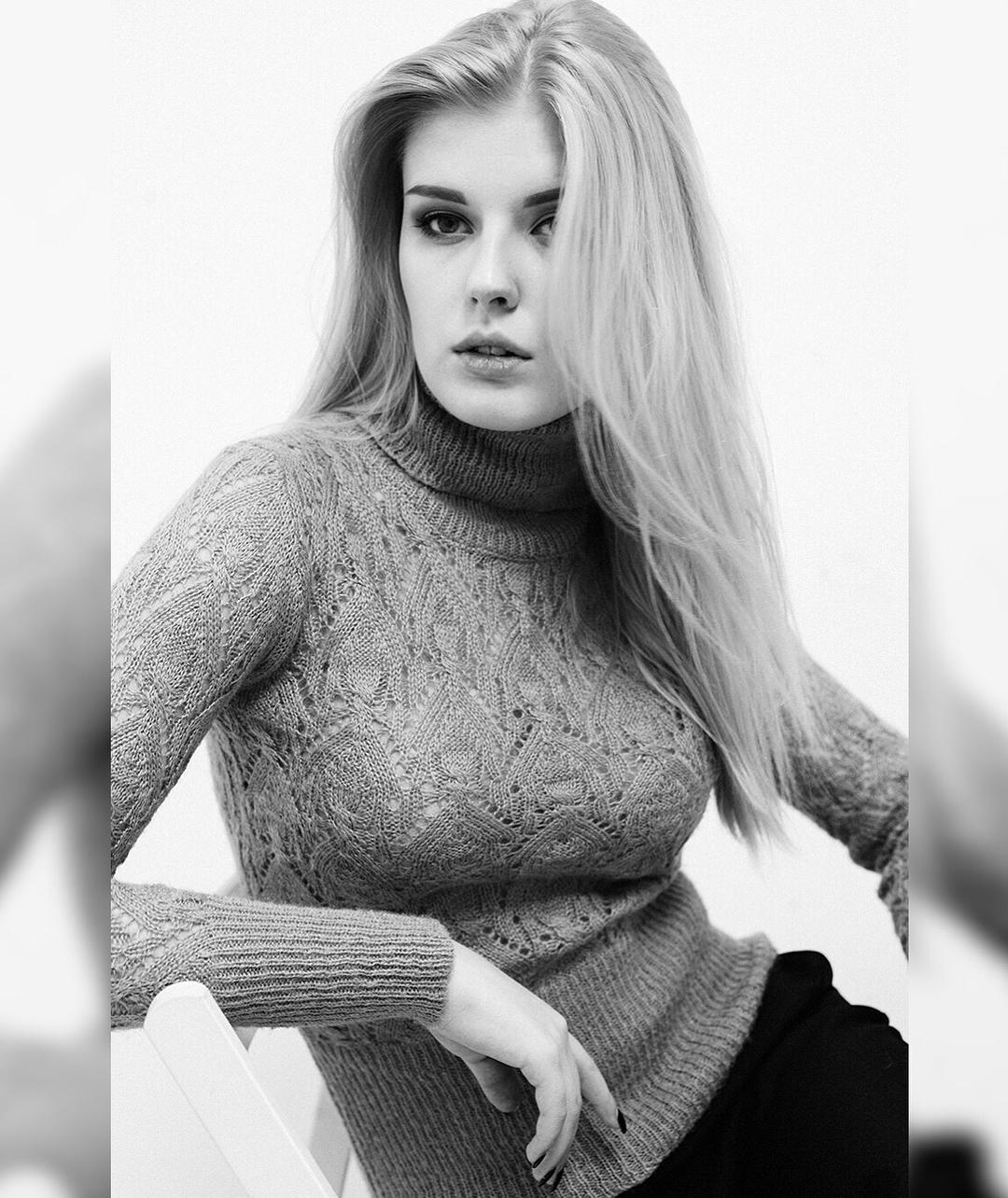 Selena Verner- 来自乌克兰的开胸女孩