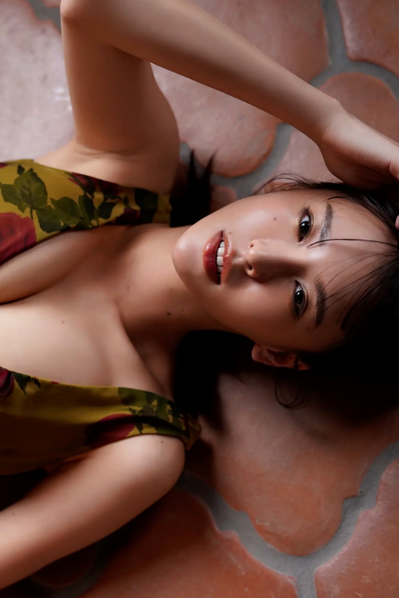 奈月セナ - たまゆら 春夏秋冬：精选私房写真，居家纯欲风格与火辣内衣造型，展现迷人御姐魅力