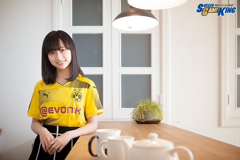 影山优佳- SOCCER GAME KING / April 2018