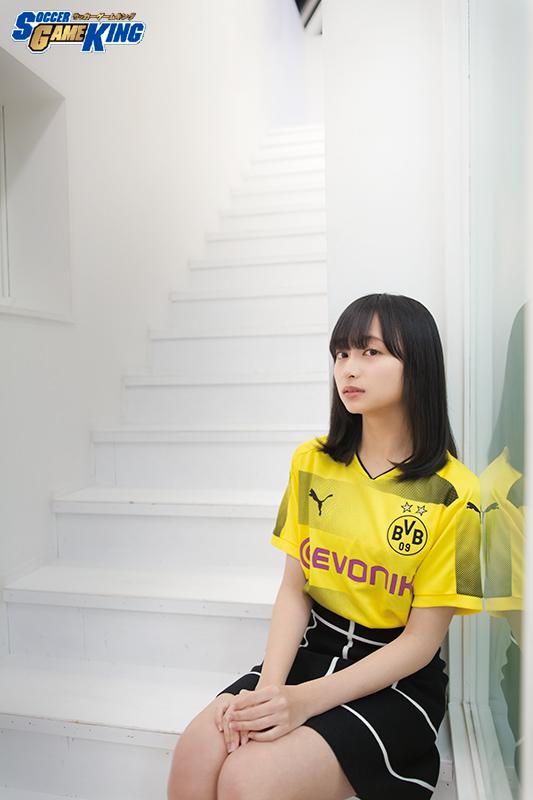 影山优佳- SOCCER GAME KING / April 2018