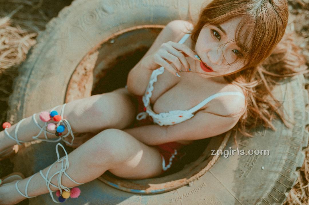 吴咏玄- 弹力女神波写真