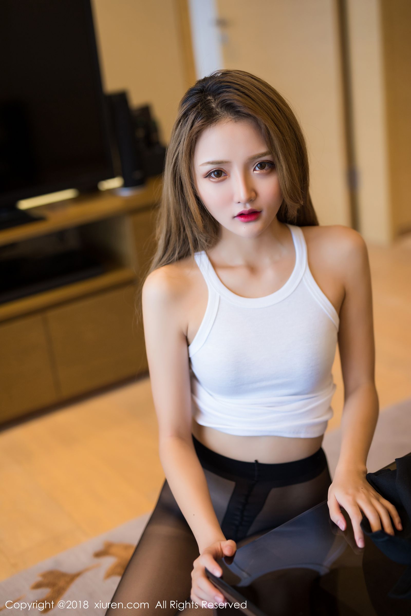 新人模特Miko酱 黑丝美腿想入非非