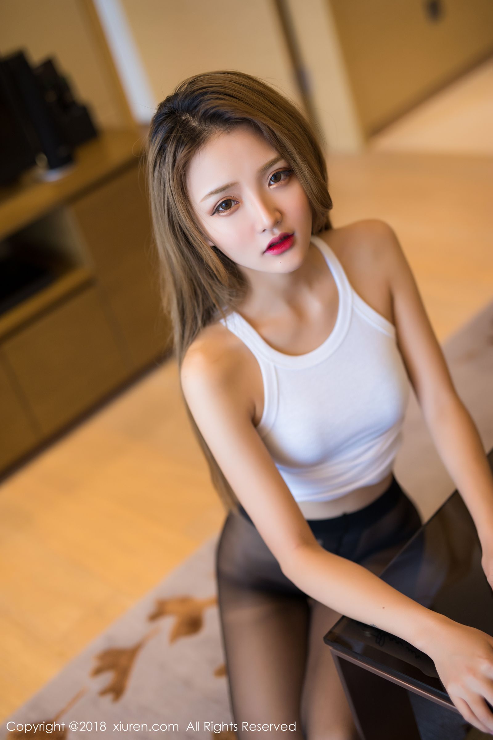新人模特Miko酱 黑丝美腿想入非非