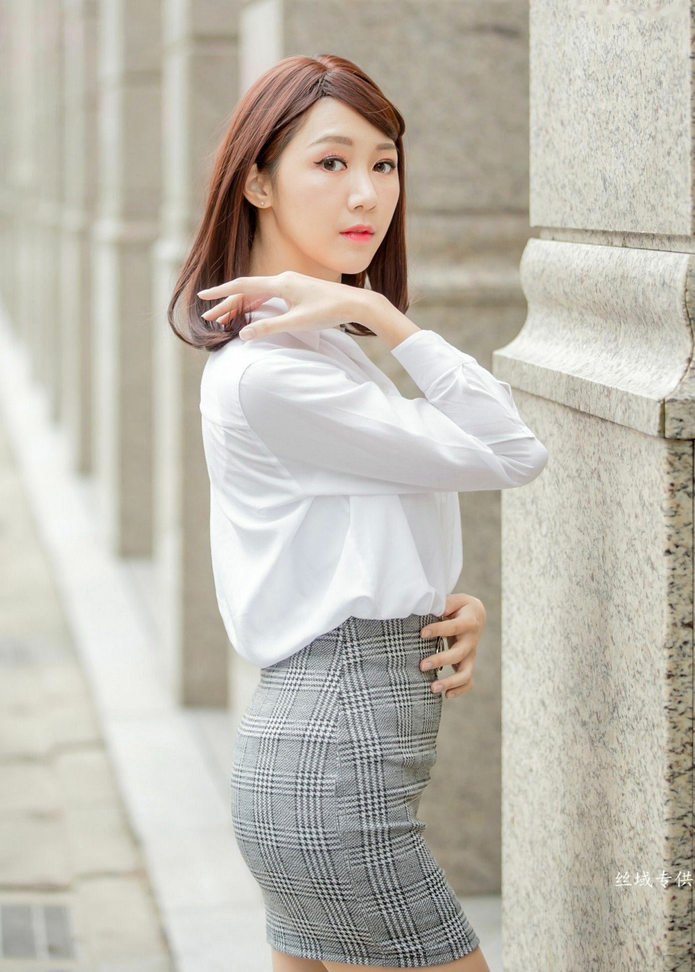 Gallery - 台湾正妹彭琁信义区职场风写真，OL制服诱惑与时尚穿搭街拍特辑台湾气质街拍女神 彭琁女神私房照_秀色女神 - image 7