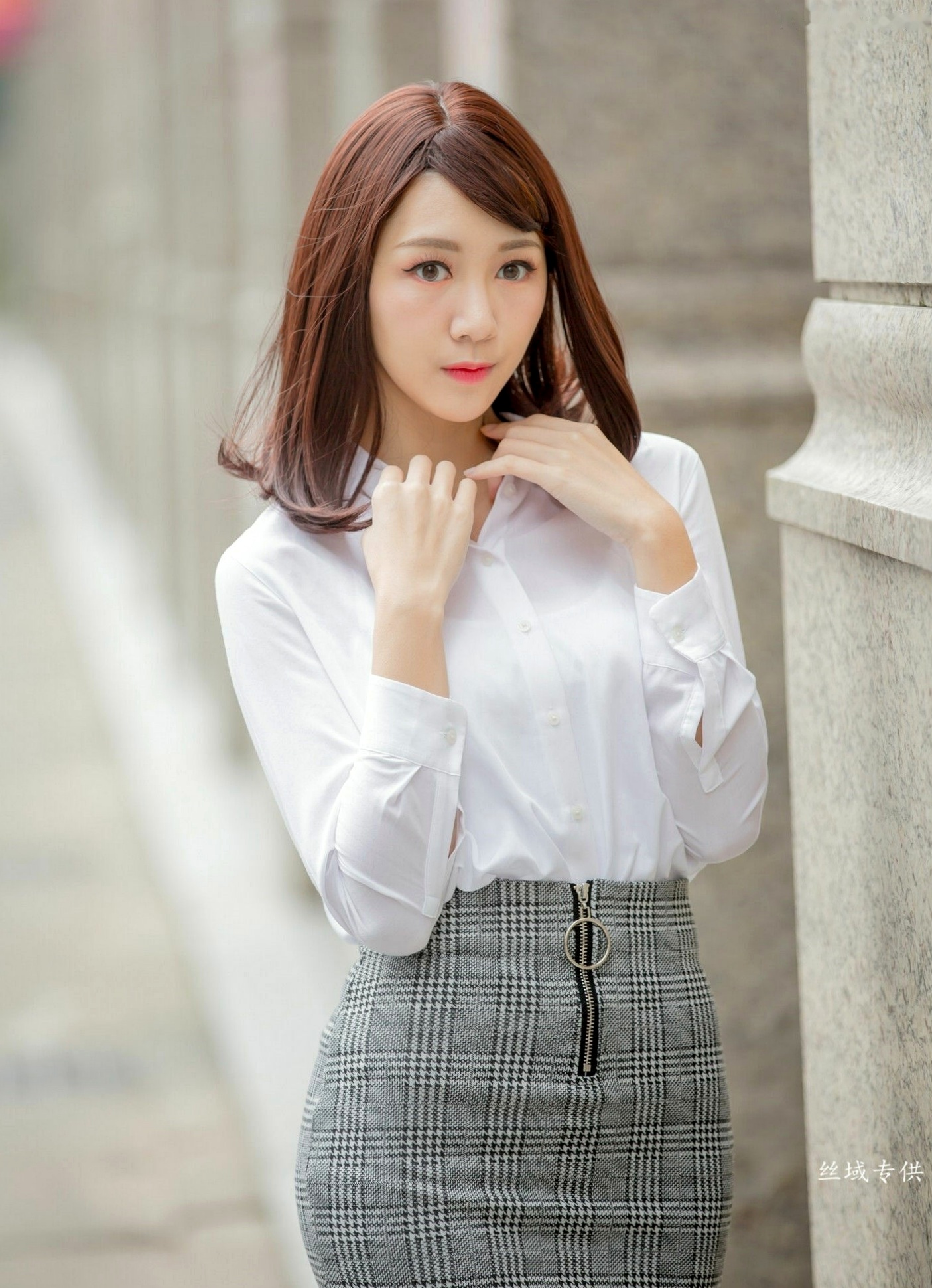 Gallery - 台湾正妹彭琁信义区职场风写真，OL制服诱惑与时尚穿搭街拍特辑台湾气质街拍女神 彭琁女神私房照_秀色女神 - image 9