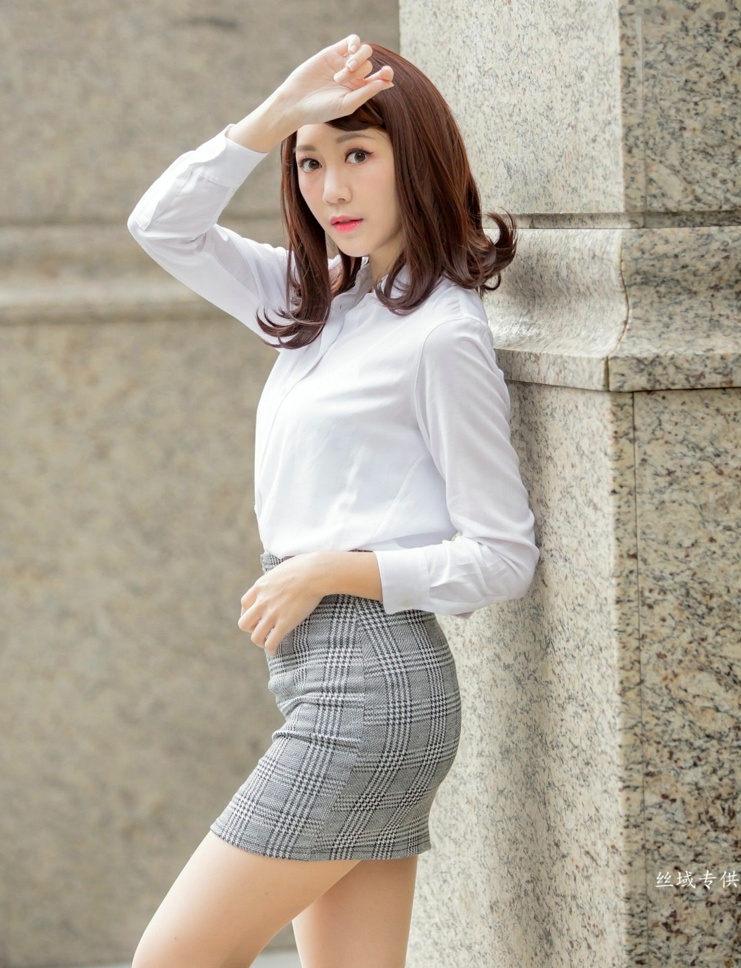Gallery - 台湾正妹彭琁信义区职场风写真，OL制服诱惑与时尚穿搭街拍特辑台湾气质街拍女神 彭琁女神私房照_秀色女神 - image 11