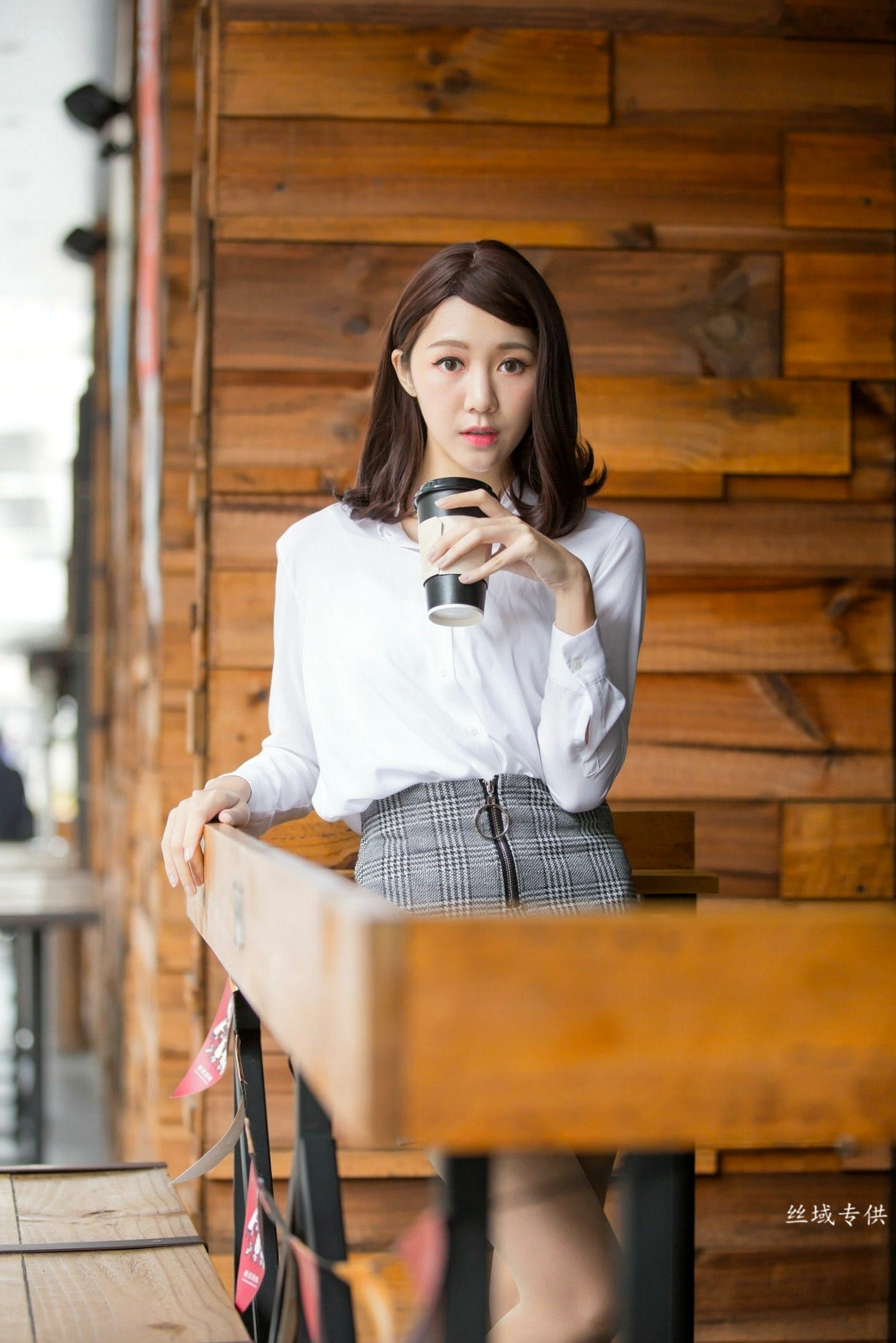 Gallery - 台湾正妹彭琁信义区职场风写真，OL制服诱惑与时尚穿搭街拍特辑台湾气质街拍女神 彭琁女神私房照_秀色女神 - image 16