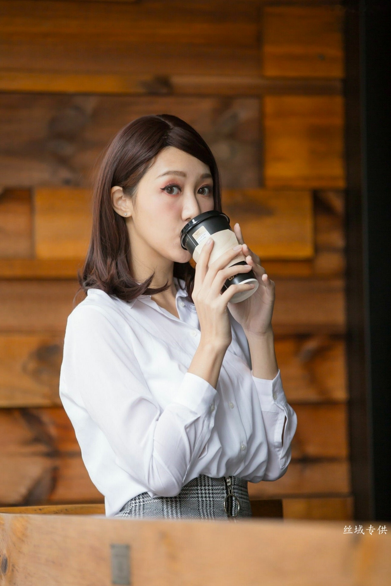 Gallery - 台湾正妹彭琁信义区职场风写真，OL制服诱惑与时尚穿搭街拍特辑台湾气质街拍女神 彭琁女神私房照_秀色女神 - image 19
