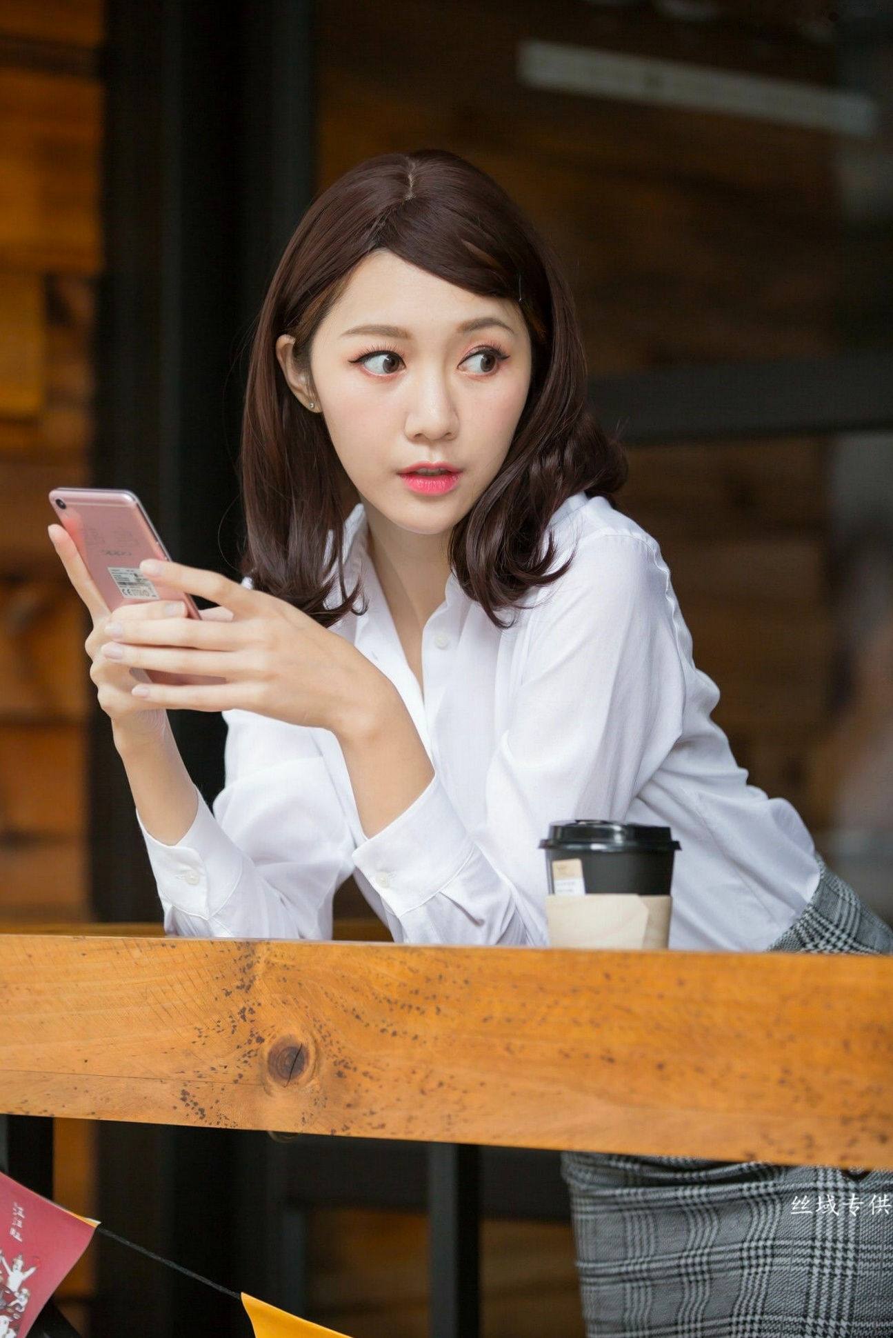 Gallery - 台湾正妹彭琁信义区职场风写真，OL制服诱惑与时尚穿搭街拍特辑台湾气质街拍女神 彭琁女神私房照_秀色女神 - image 20