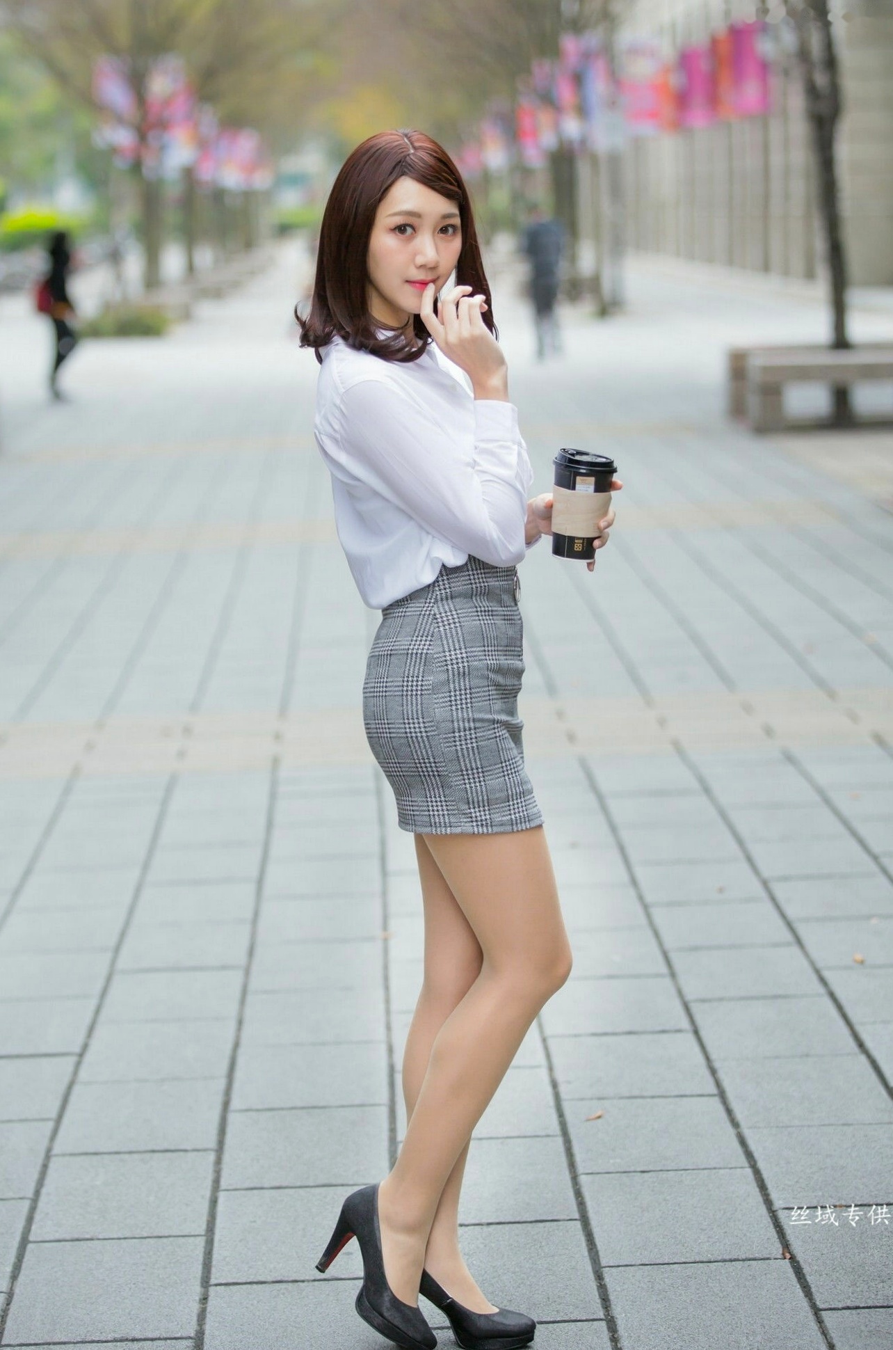 Gallery - 台湾正妹彭琁信义区职场风写真，OL制服诱惑与时尚穿搭街拍特辑台湾气质街拍女神 彭琁女神私房照_秀色女神 - image 28