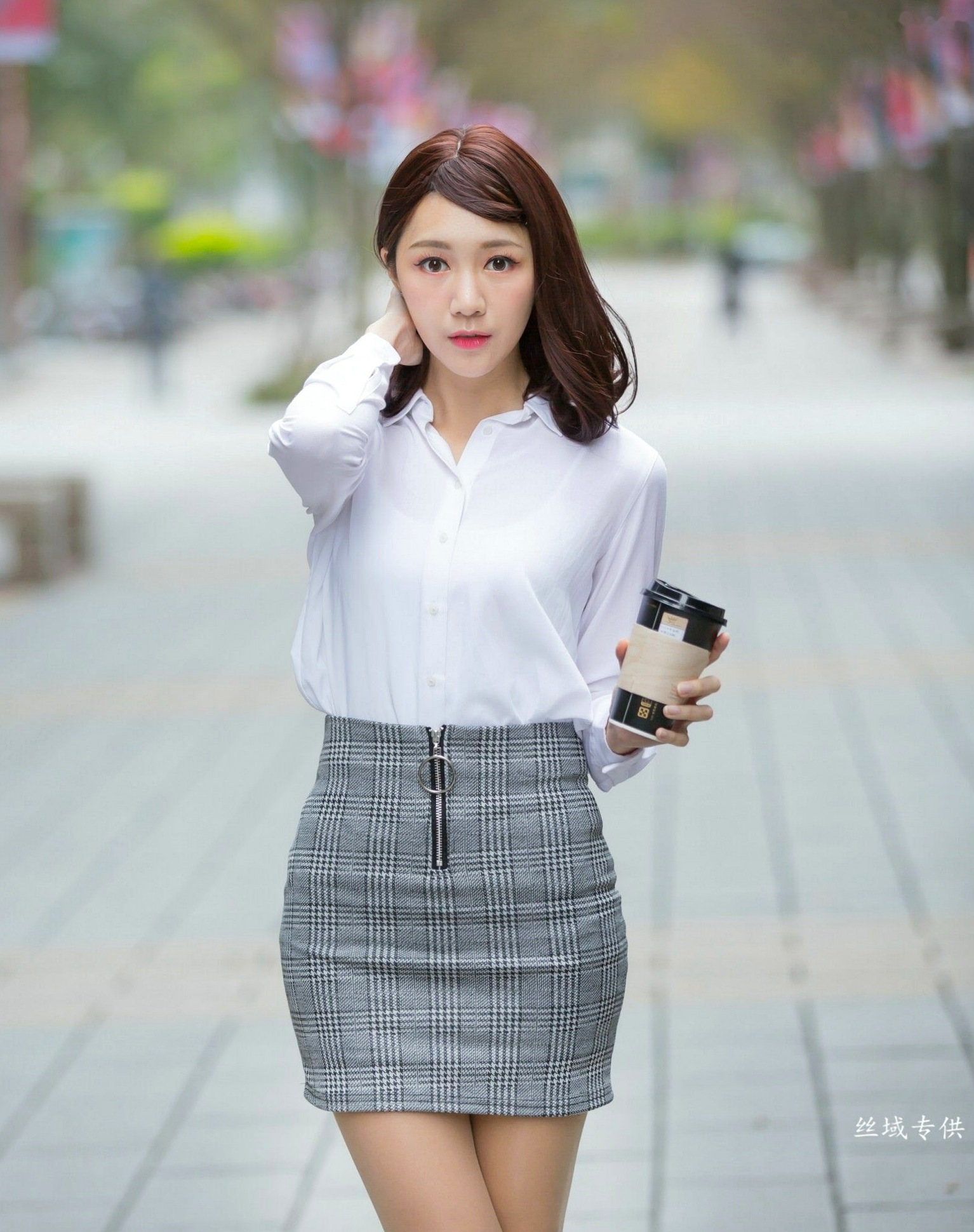 Gallery - 台湾正妹彭琁信义区职场风写真，OL制服诱惑与时尚穿搭街拍特辑台湾气质街拍女神 彭琁女神私房照_秀色女神 - image 30