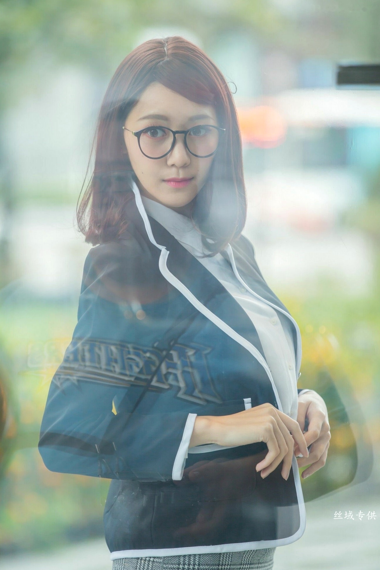 Gallery - 台湾正妹彭琁信义区职场风写真，OL制服诱惑与时尚穿搭街拍特辑台湾气质街拍女神 彭琁女神私房照_秀色女神 - image 40